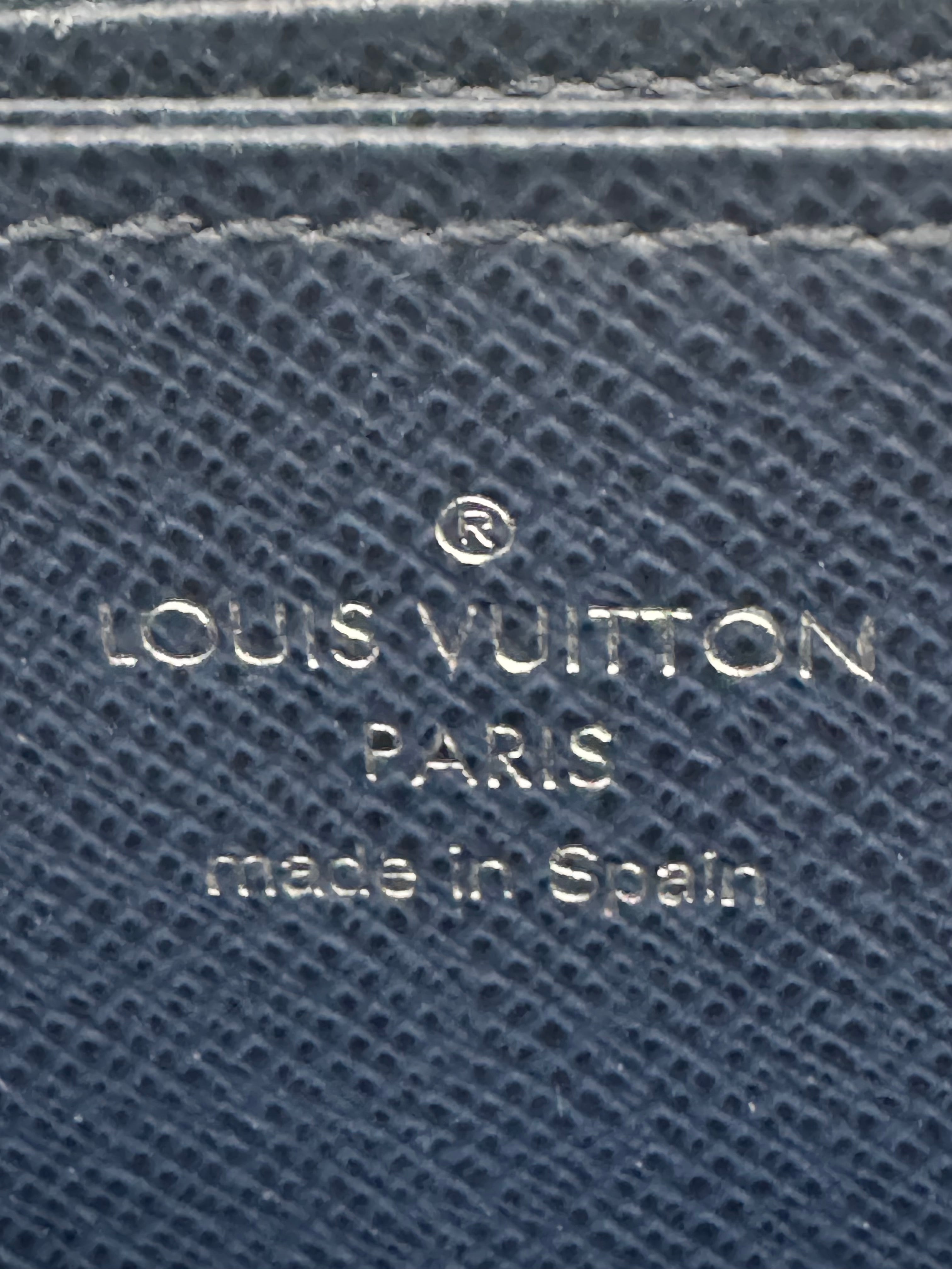 10310 Authentic Pre-loved Louis Vuitton
Zippy Wallet in Multicolor Epi Leather