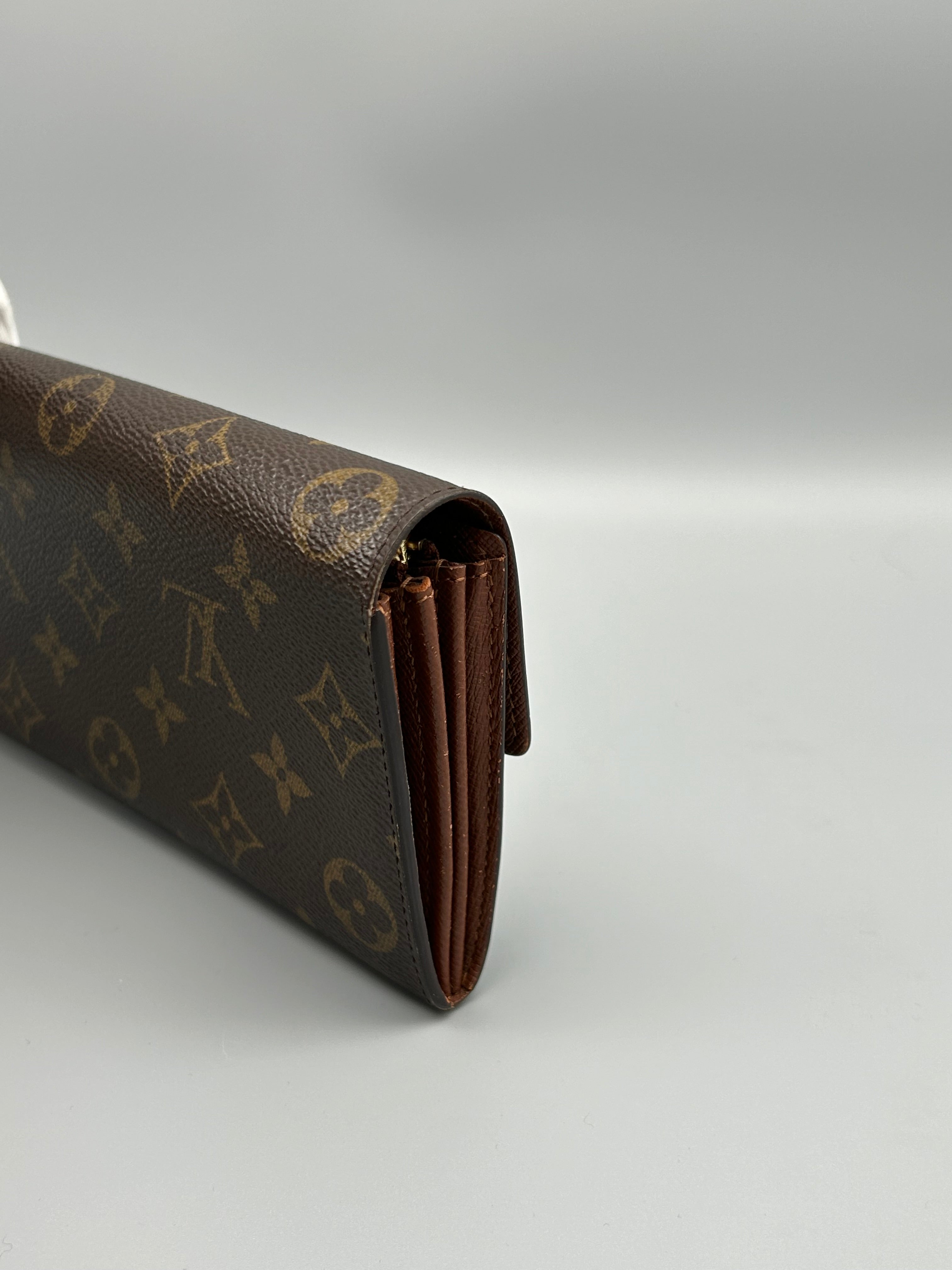 10245 Authentic Pre-loved Louis Vuitton Sarah Wallet in Monogram Canvas