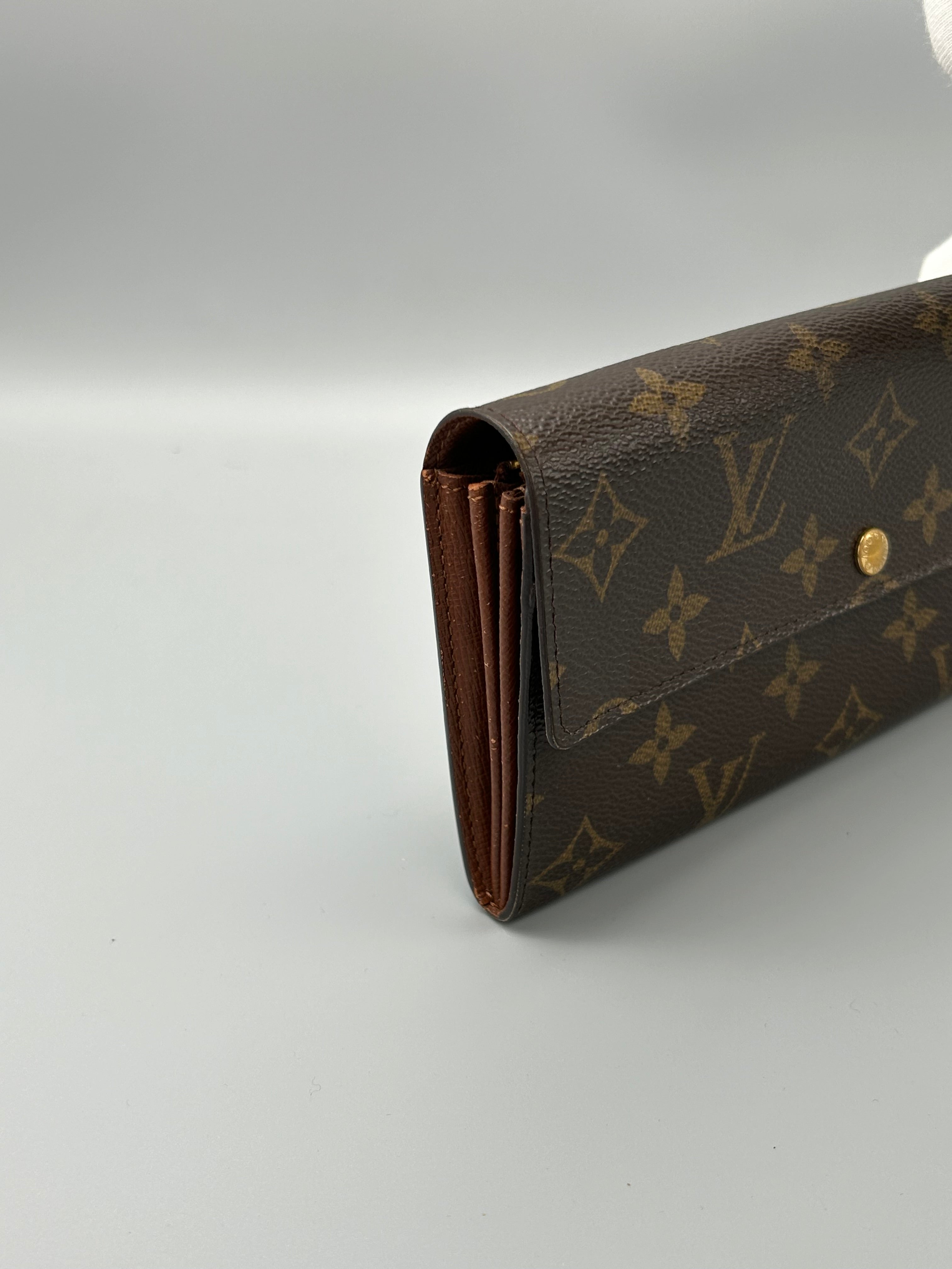 10245 Authentic Pre-loved Louis Vuitton Sarah Wallet in Monogram Canvas