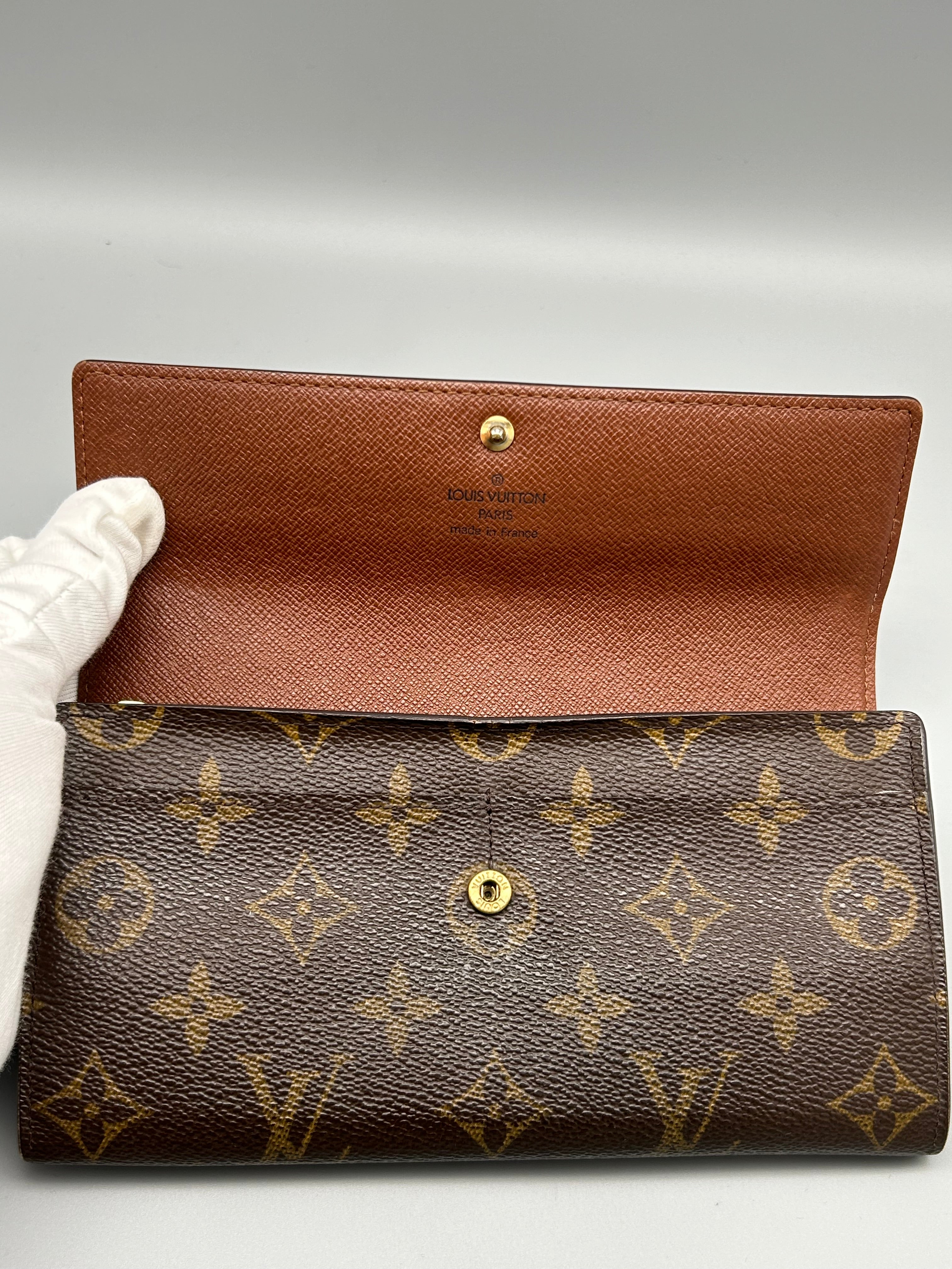 10245 Authentic Pre-loved Louis Vuitton Sarah Wallet in Monogram Canvas