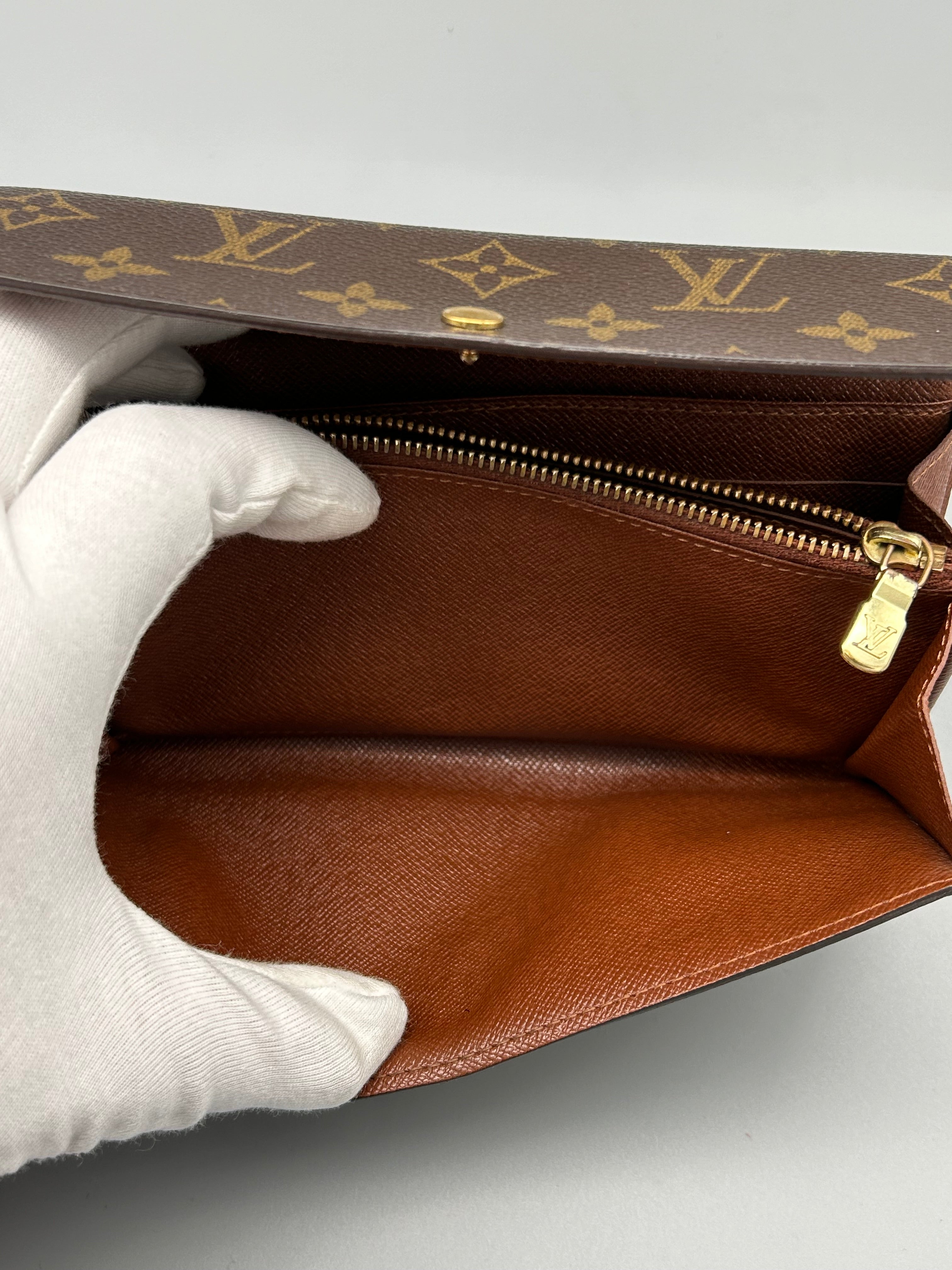 10245 Authentic Pre-loved Louis Vuitton Sarah Wallet in Monogram Canvas