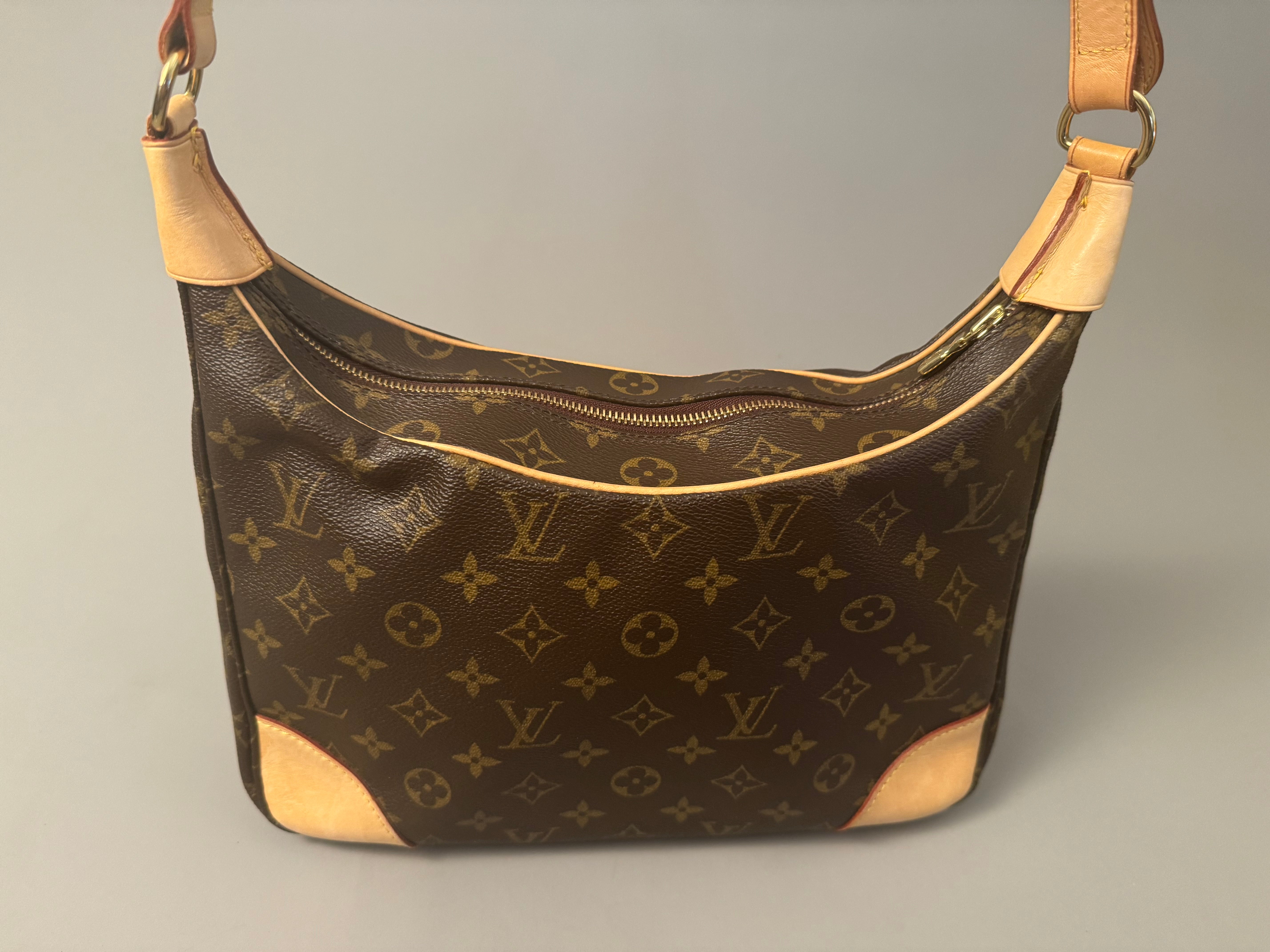 10288 Authentic Pre-loved Louis Vuitton Boulogne in Monogram Canvas in Monogram Canvas