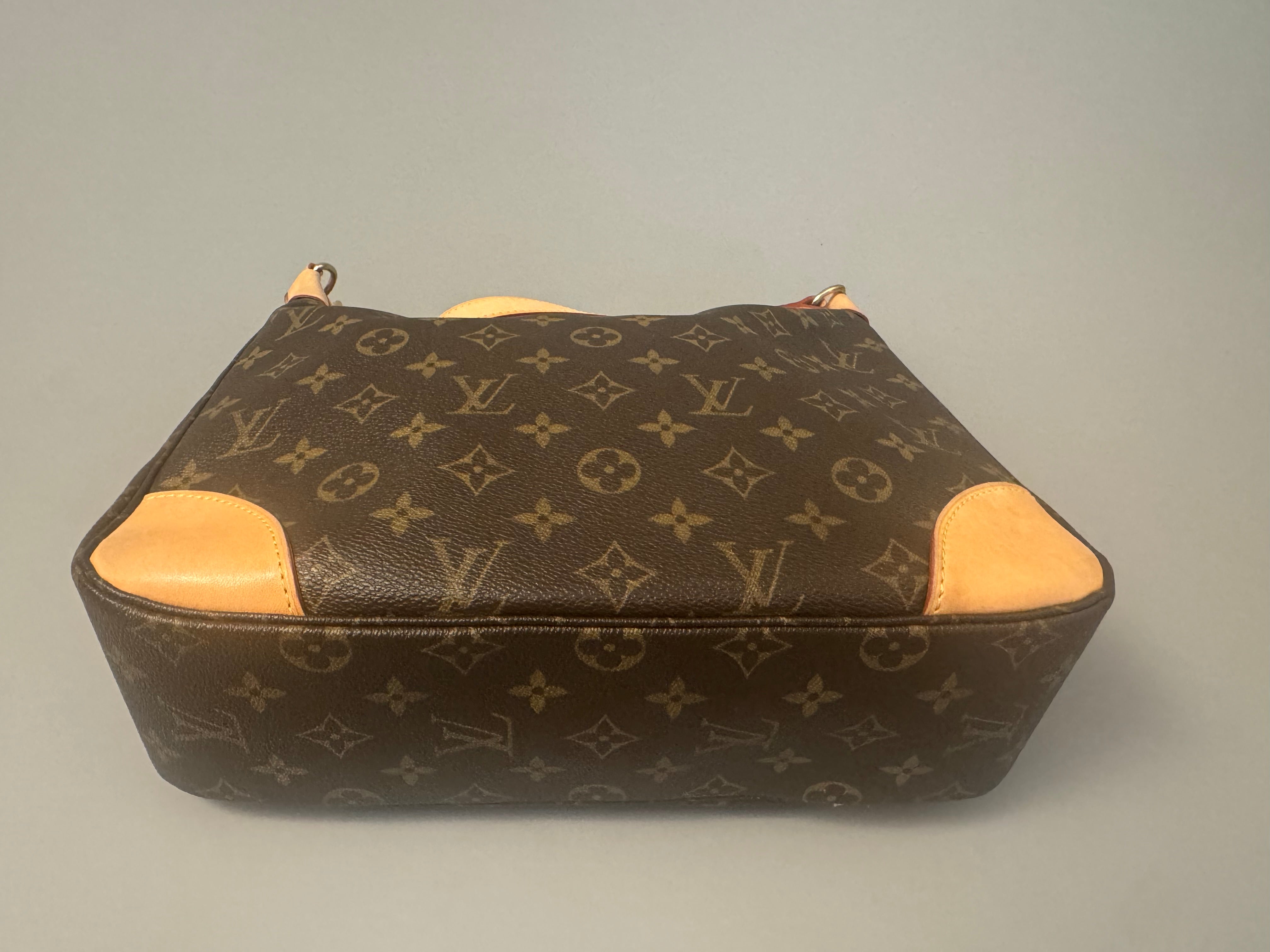 10288 Authentic Pre-loved Louis Vuitton Boulogne in Monogram Canvas in Monogram Canvas