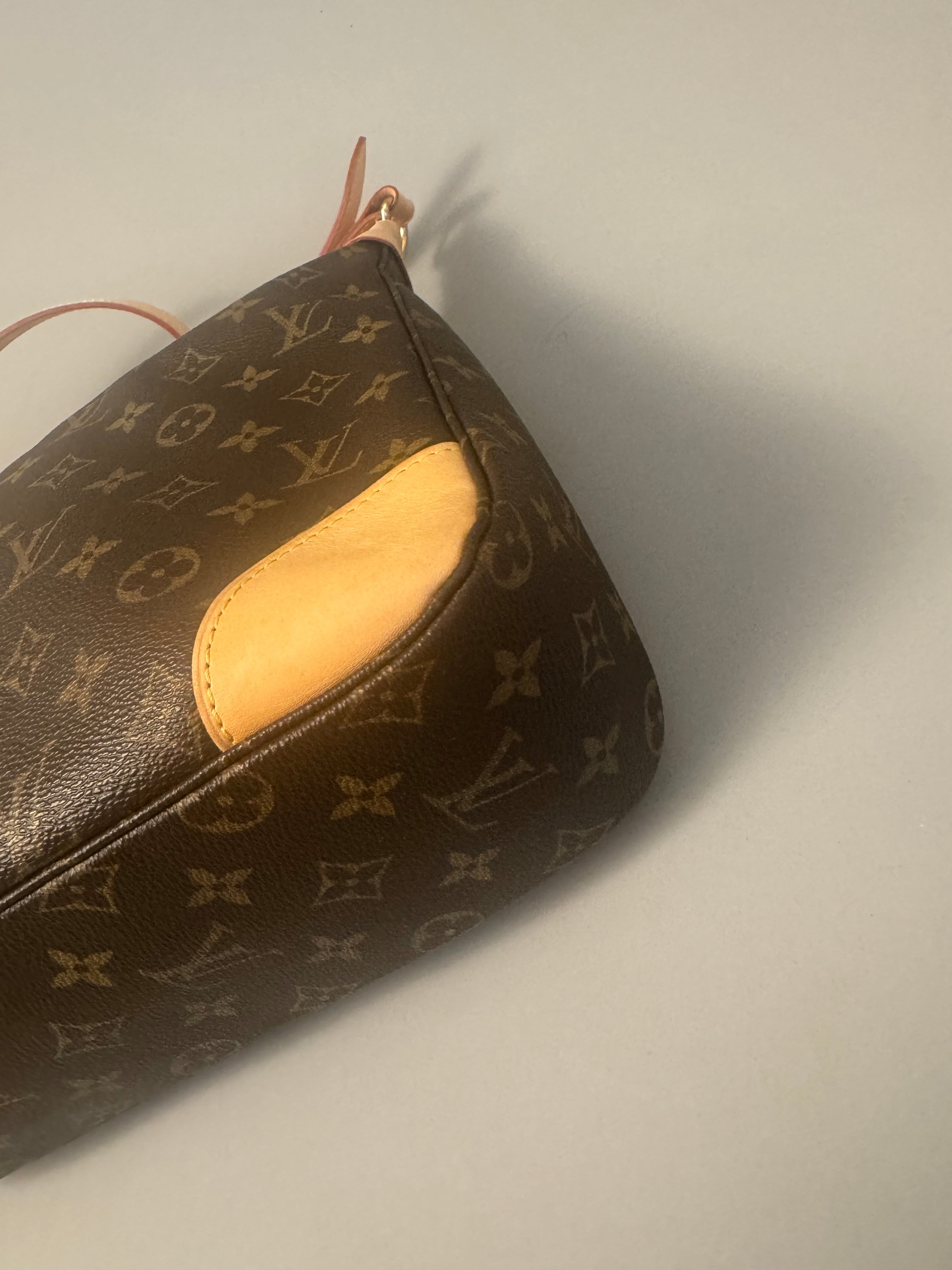 10288 Authentic Pre-loved Louis Vuitton Boulogne in Monogram Canvas in Monogram Canvas