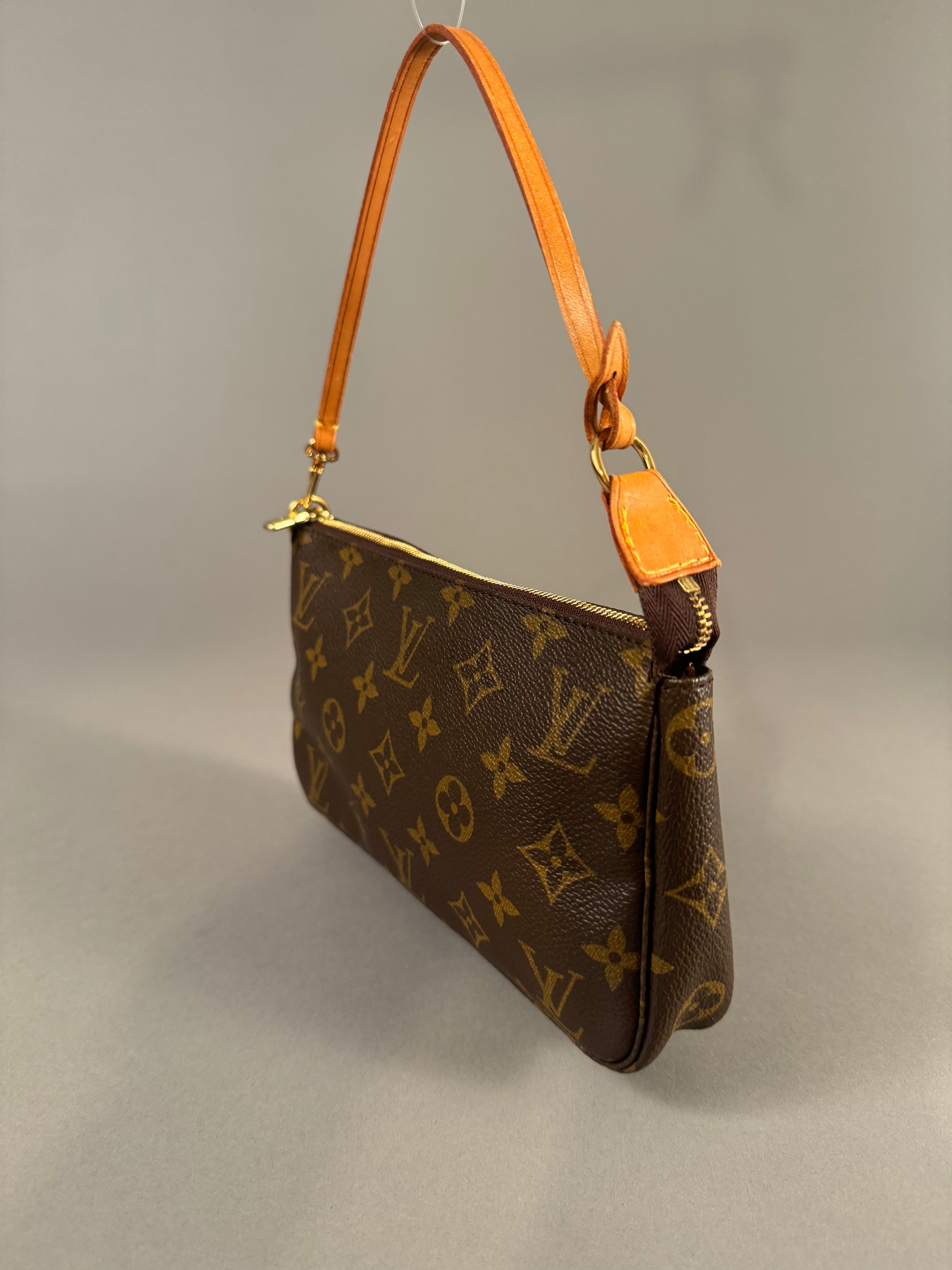 10502 Authentic Pre-loved Louis Vuitton
Mini Pochette in Damier Azur