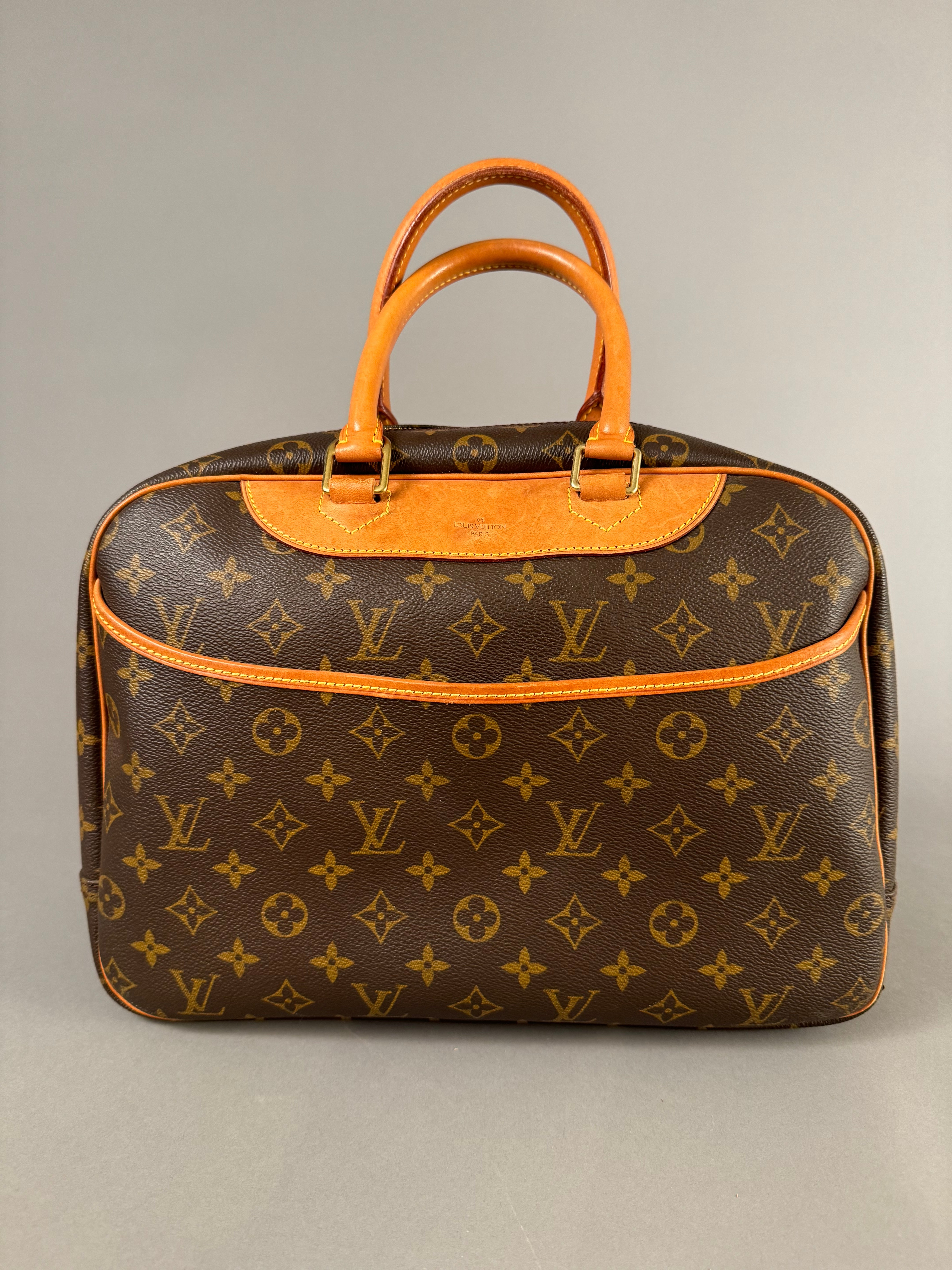 10187 Authentic Pre-loved Louis Vuitton Deauville in Monogram Canvas