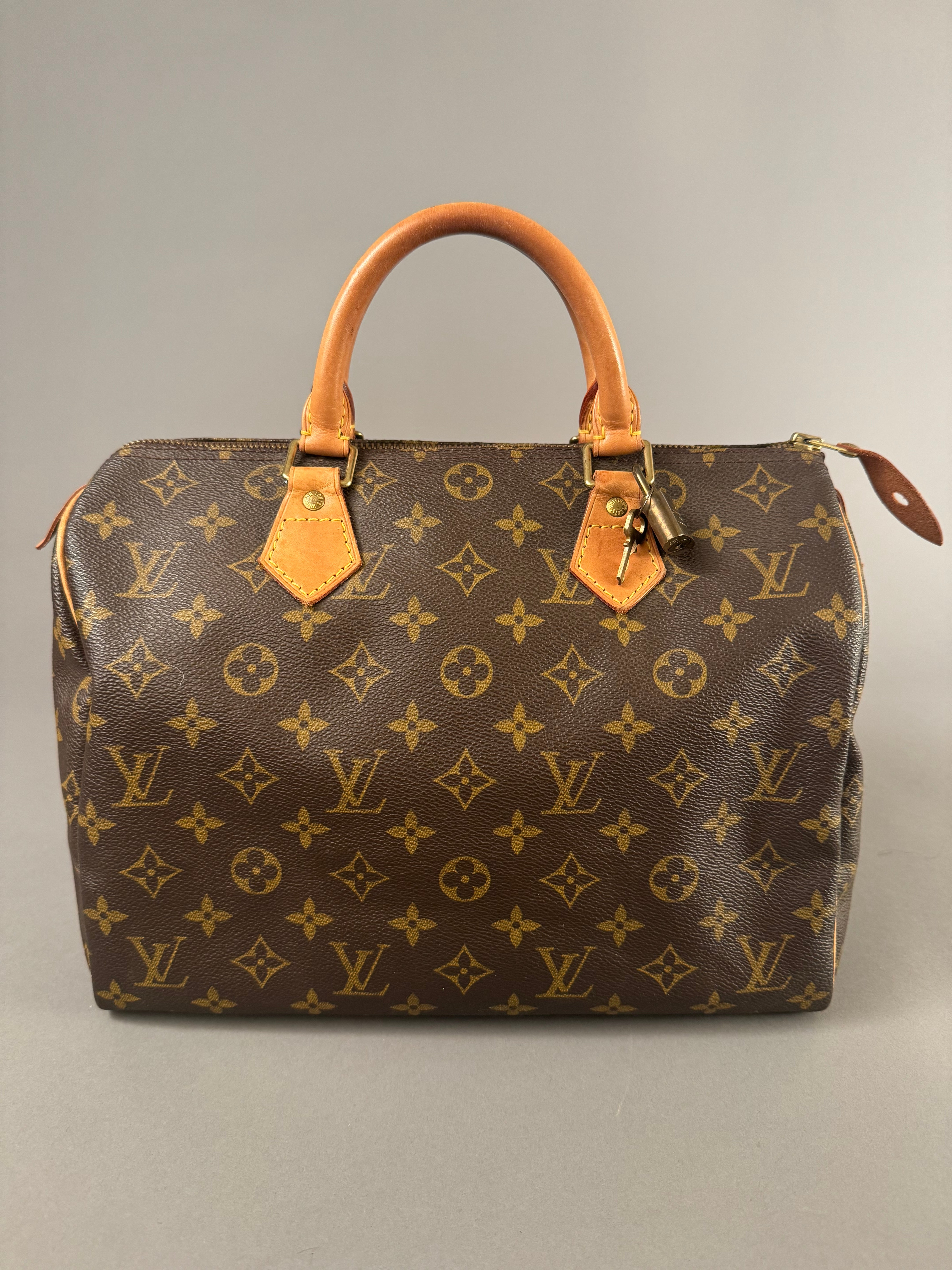 10283 Authentic Pre-loved Louis Vuitton Speedy 30 in Monogram Canvas