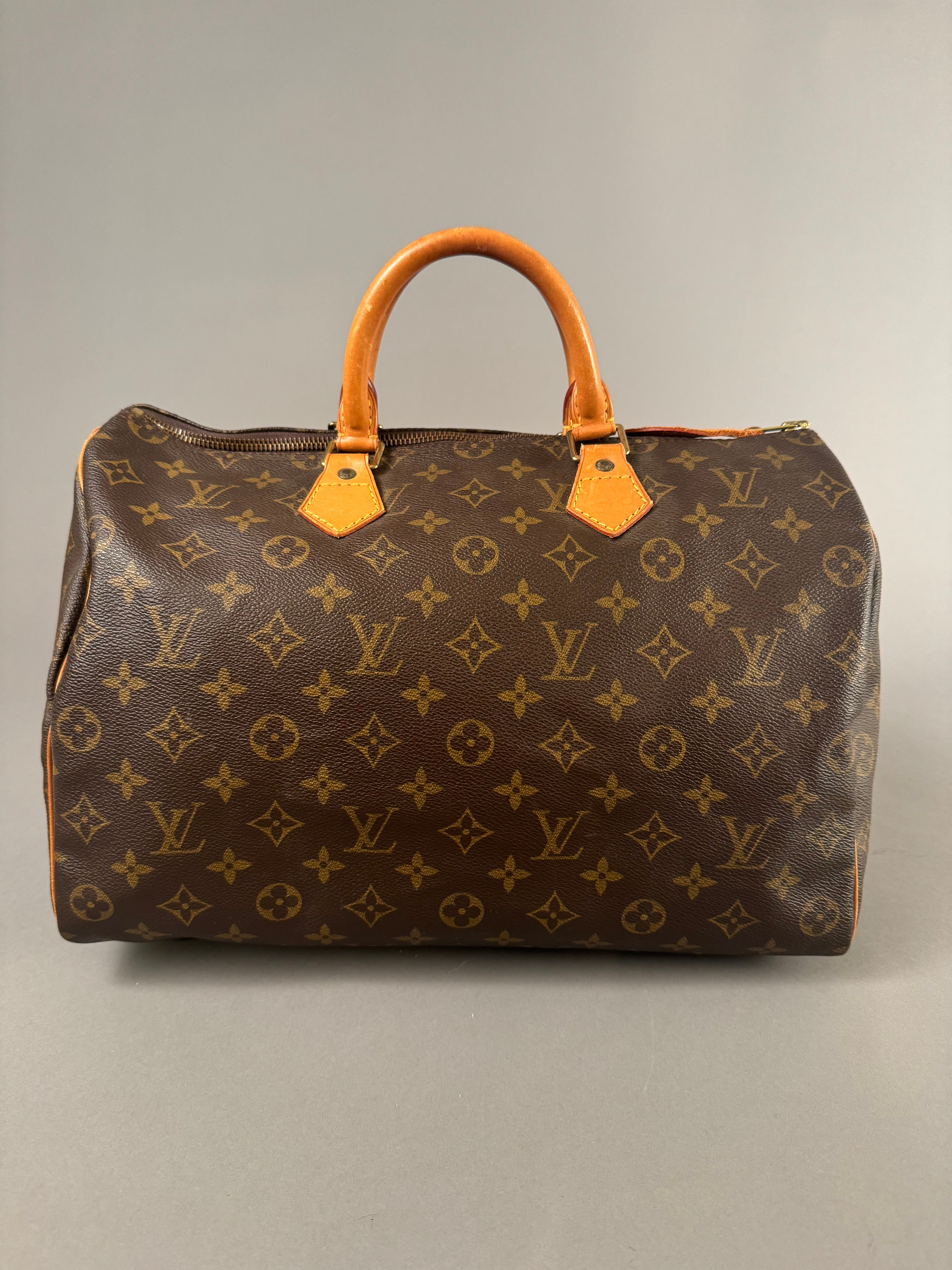 10192 Authentic Pre-loved Louis Vuitton Speedy 35 in Monogram Canvas