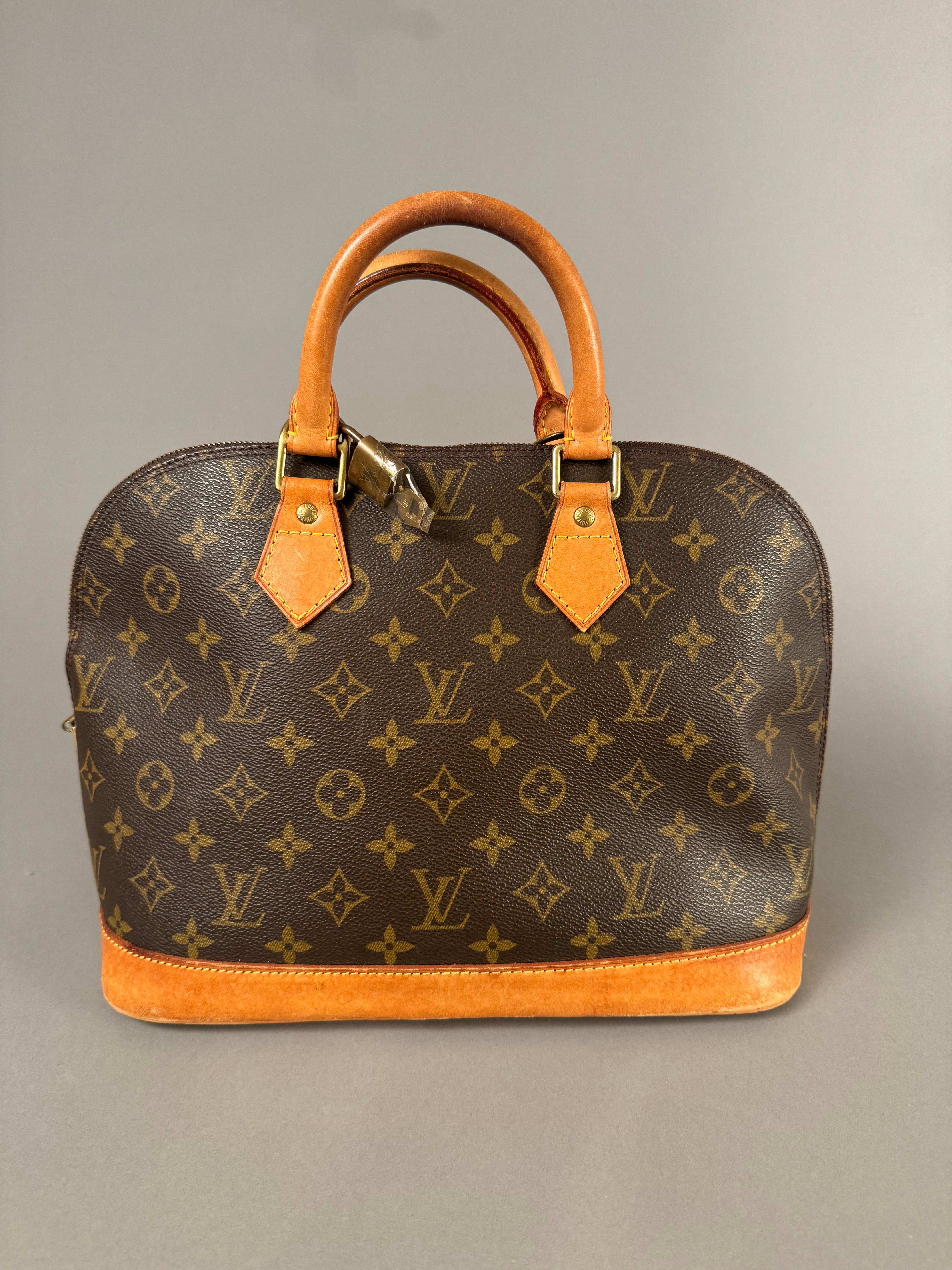 10141 Authentic Pre-loved Louis Vuitton Alma in Monogram Canvas