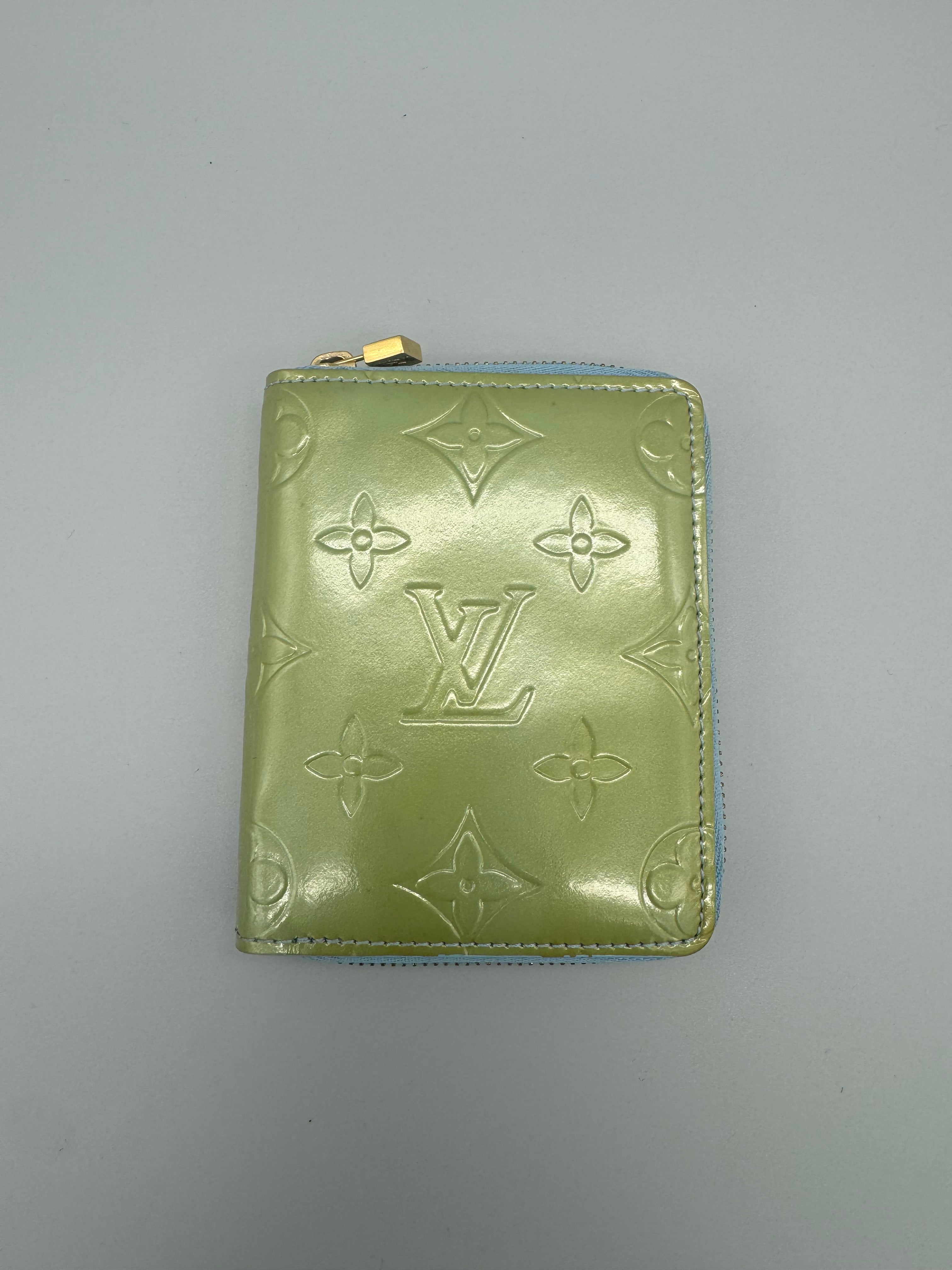 10007 Authentic Pre-loved Louis Vuitton Compact Zippy Wallet in Green Vernis