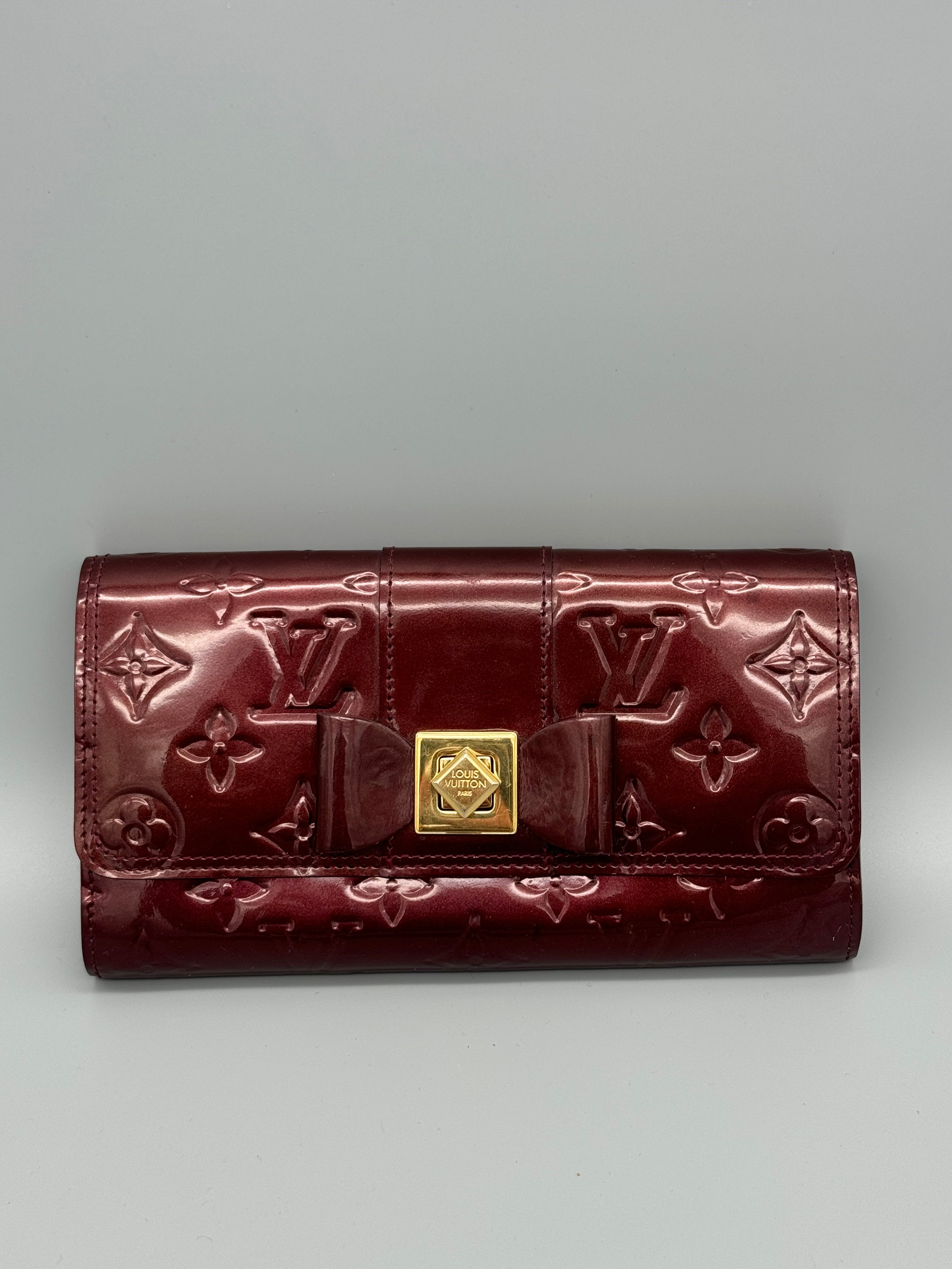 10017 Authentic Pre-Loved Louis Vuitton Sarah Wallet in Vernis Leather