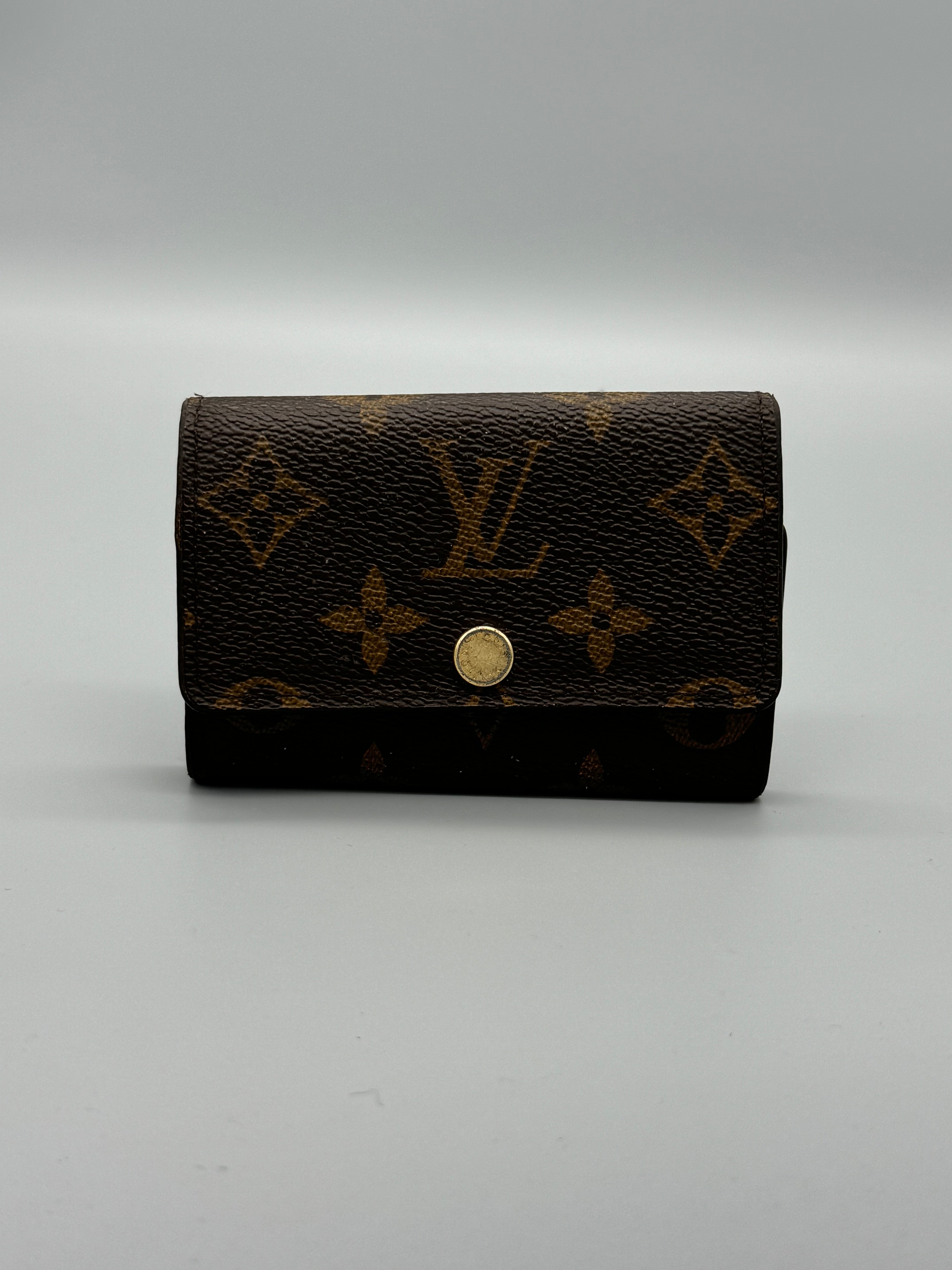 10022 Authentic Pre-Loved Louis Vuitton Key Holder Case in Monogram Canvas