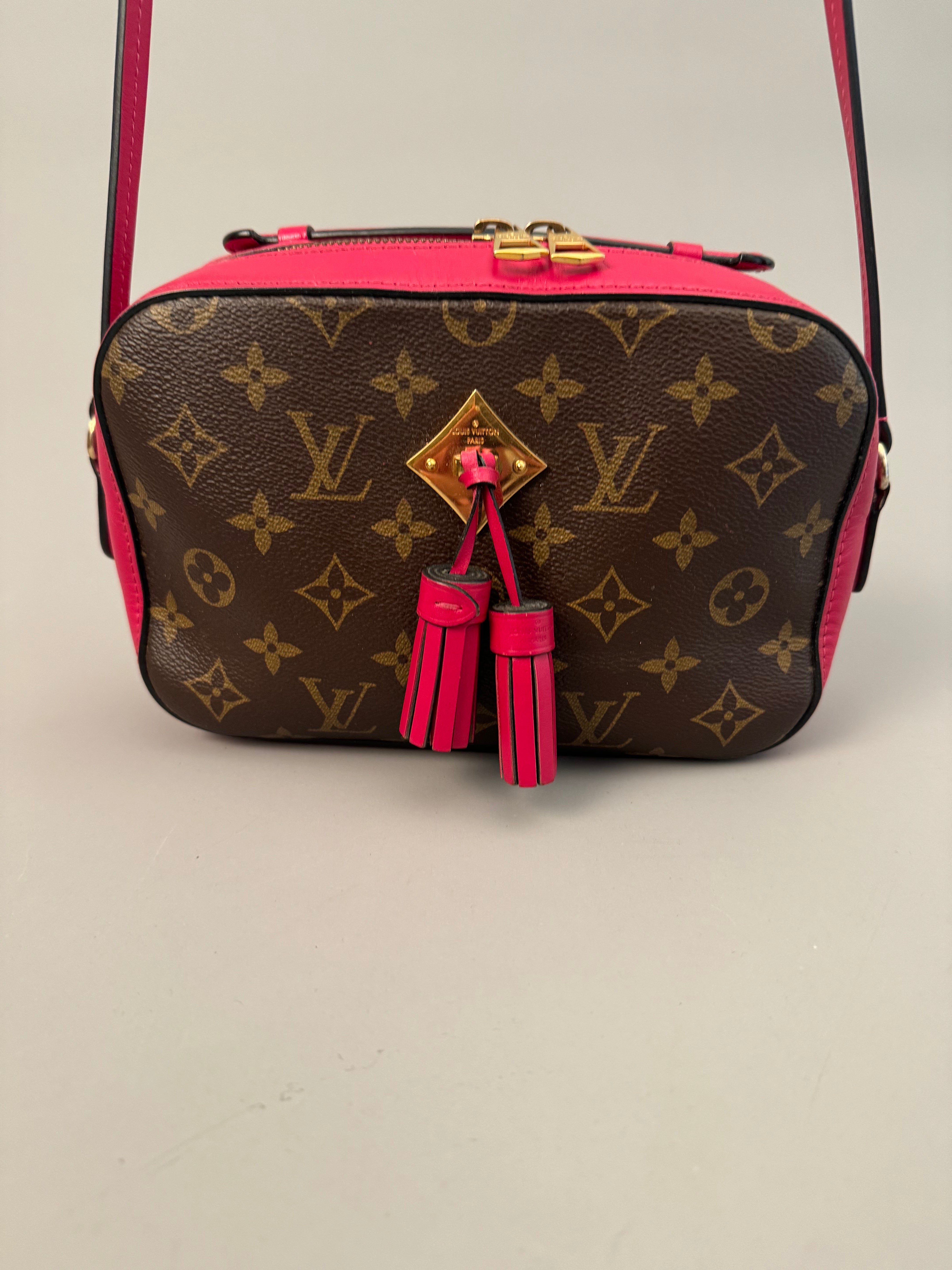 10033 Authentic Pre-loved Louis Vuitton Saintonge in Monogram canvas