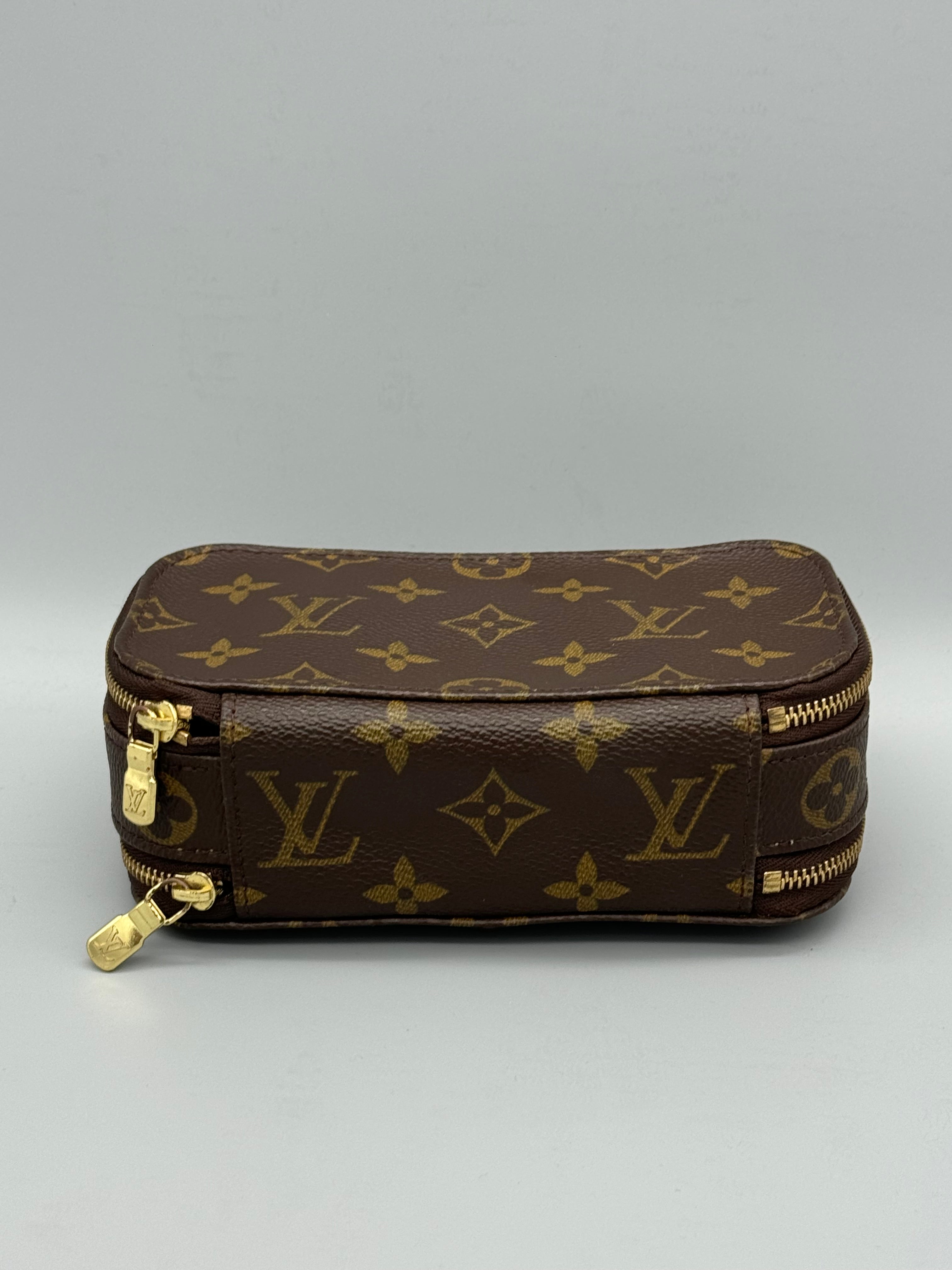 10035 Authentic Pre-Loved Louis Vuitton Trousse Blush MM Cosmetic Case in Monogram Canvas