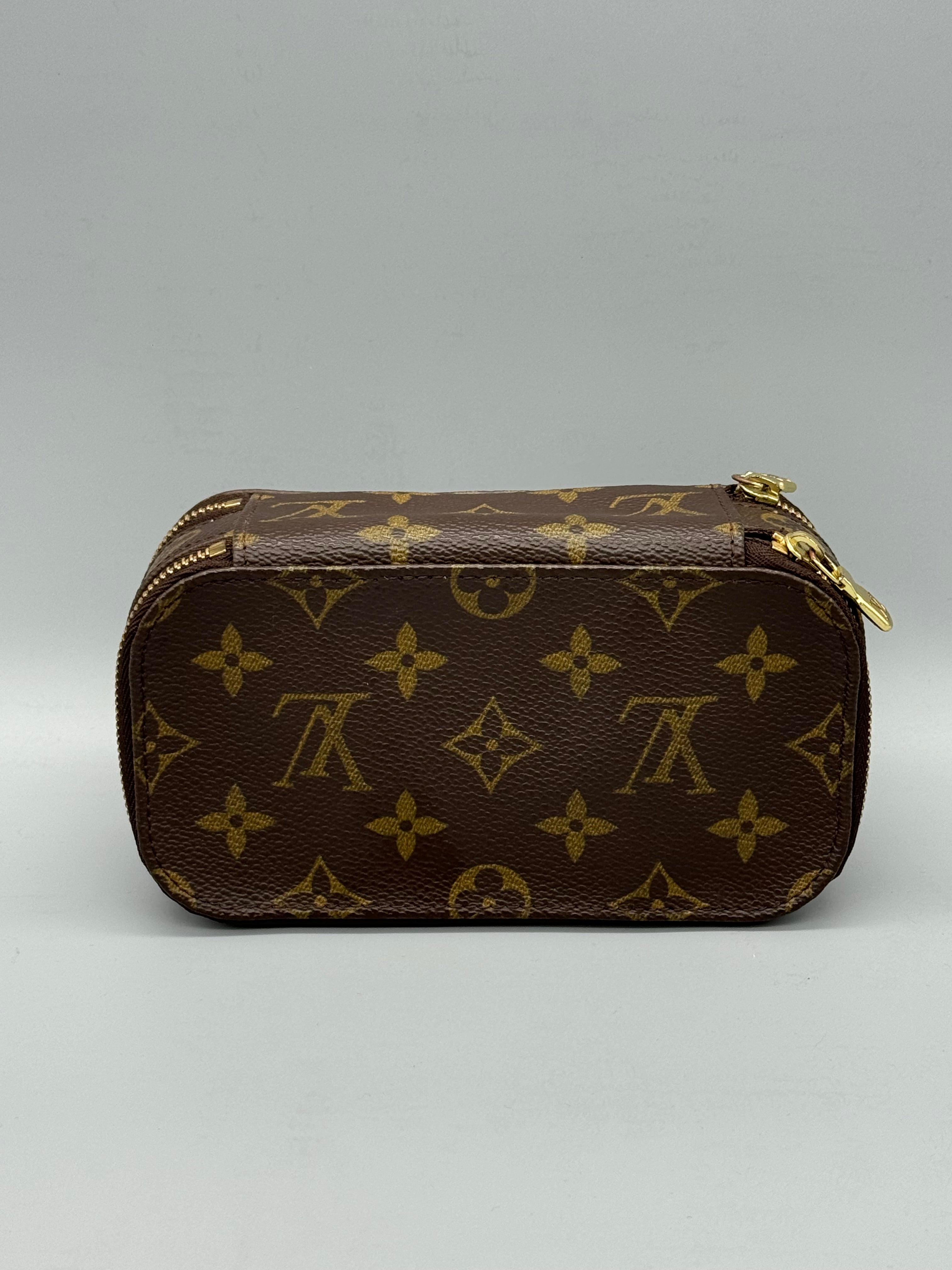 10035 Authentic Pre-Loved Louis Vuitton Trousse Blush MM Cosmetic Case in Monogram Canvas