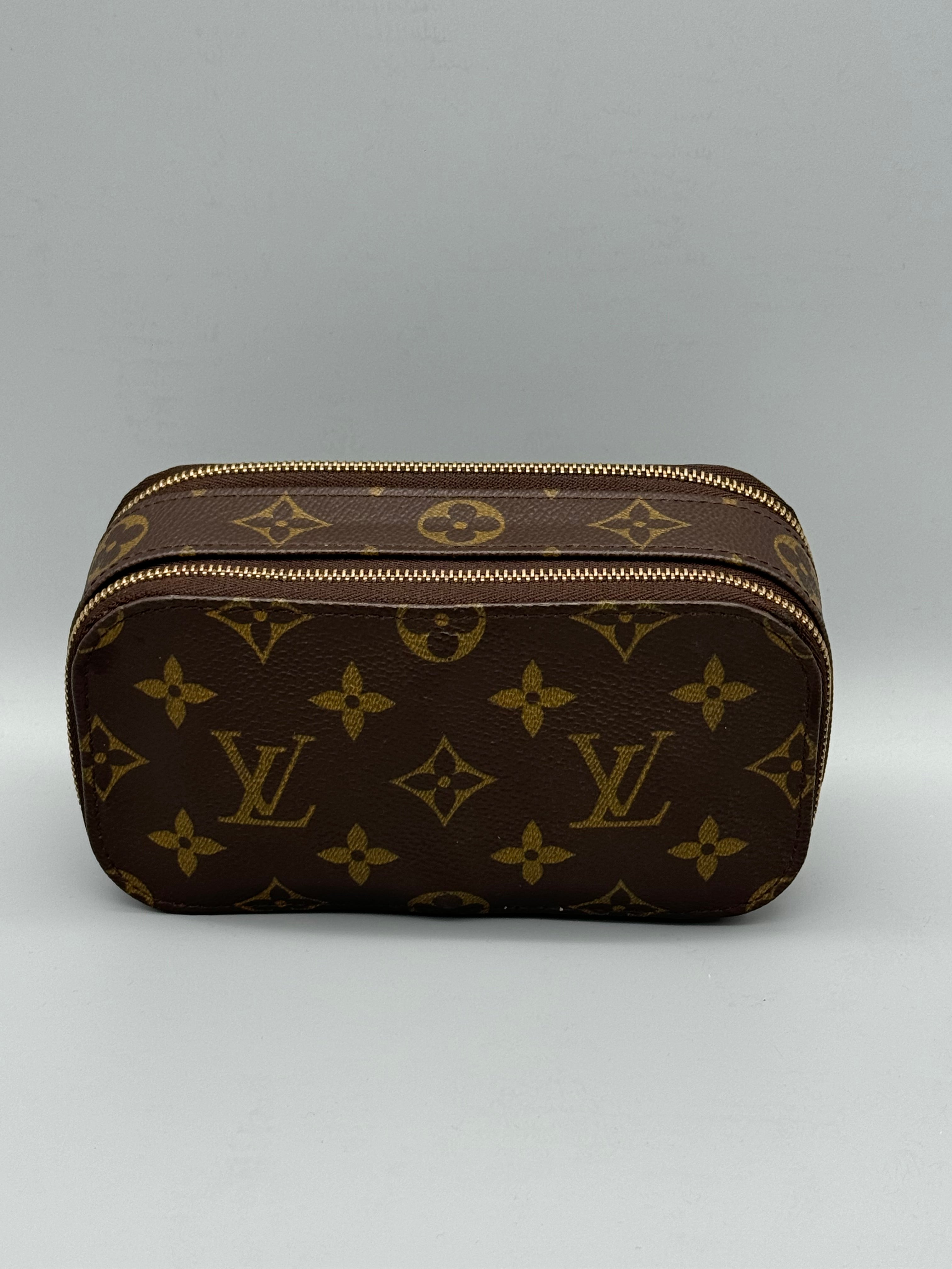 10035 Authentic Pre-Loved Louis Vuitton Trousse Blush MM Cosmetic Case in Monogram Canvas