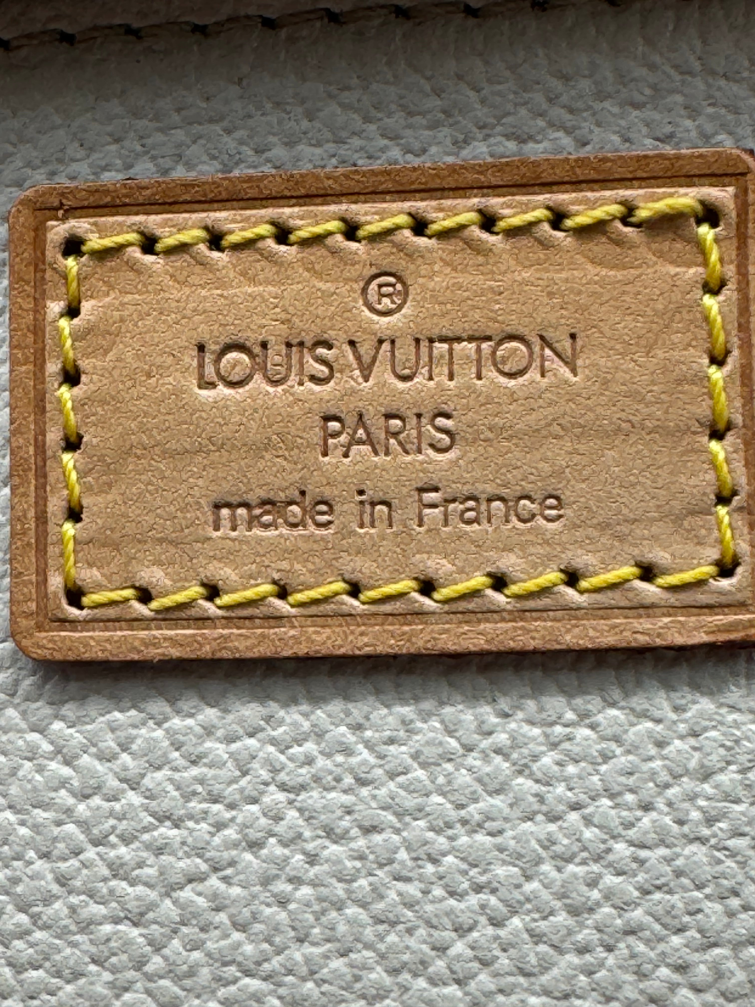 10035 Authentic Pre-Loved Louis Vuitton Trousse Blush MM Cosmetic Case in Monogram Canvas