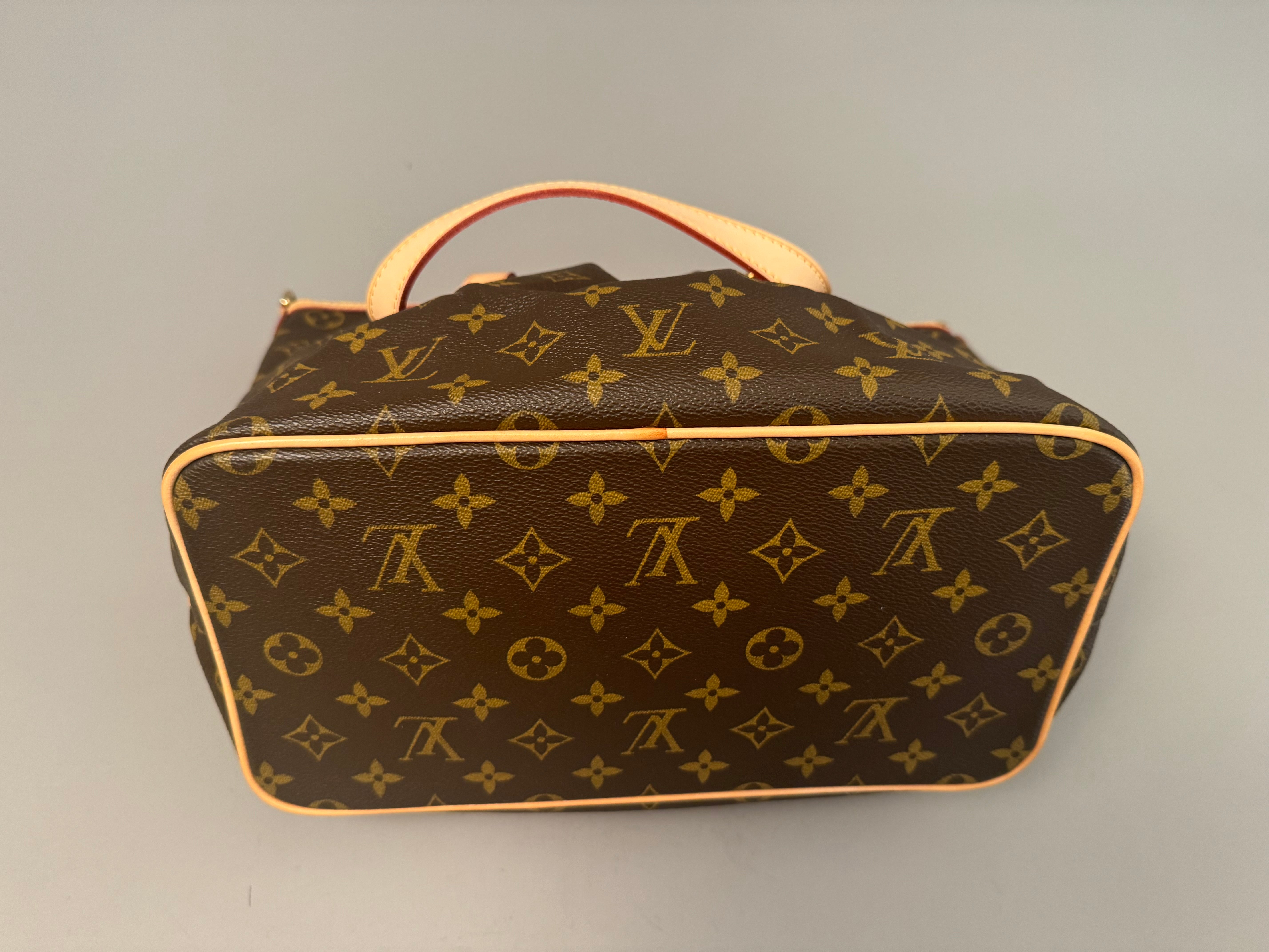 10054 Authentic Pre-loved Louis Vuitton Palermo in Monogram Canvas