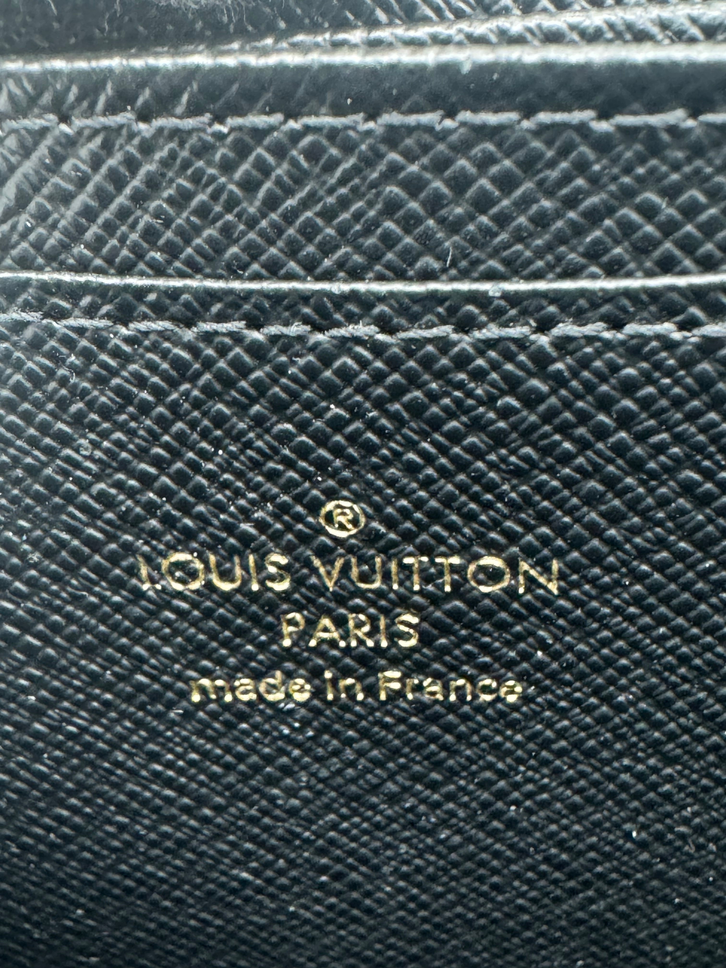 10052 Authentic Pre-Loved Louis Vuitton Compact Coin Case Wallet in Giant Monogram Canvas