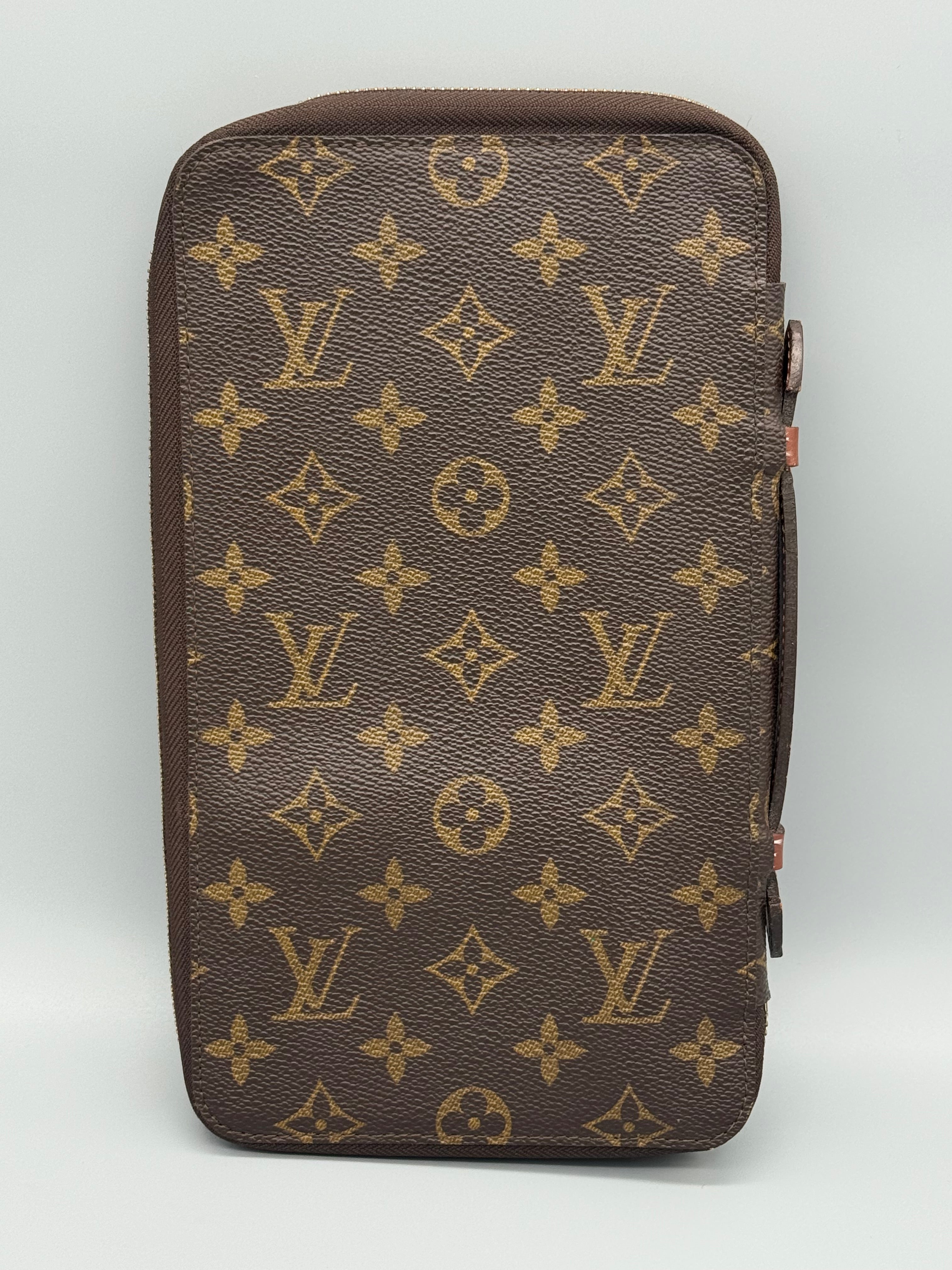 10050 Authentic Pre-loved Louis Vuitton Poche Escapade Bifold Organizer in Monogram Canvas