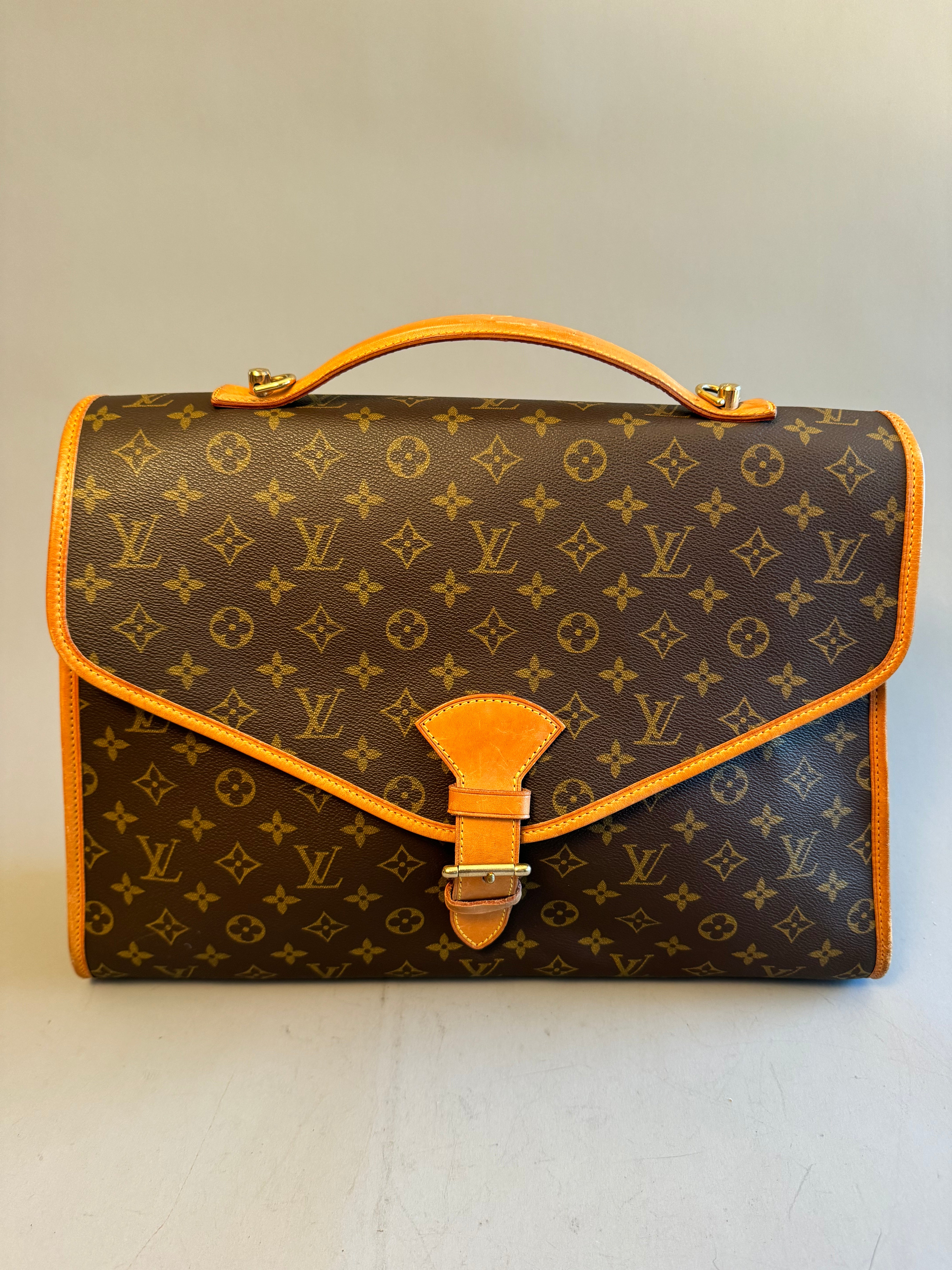 10220 Authentic Pre-Loved Louis Vuitton Beverly Gm In Monogram Canvas