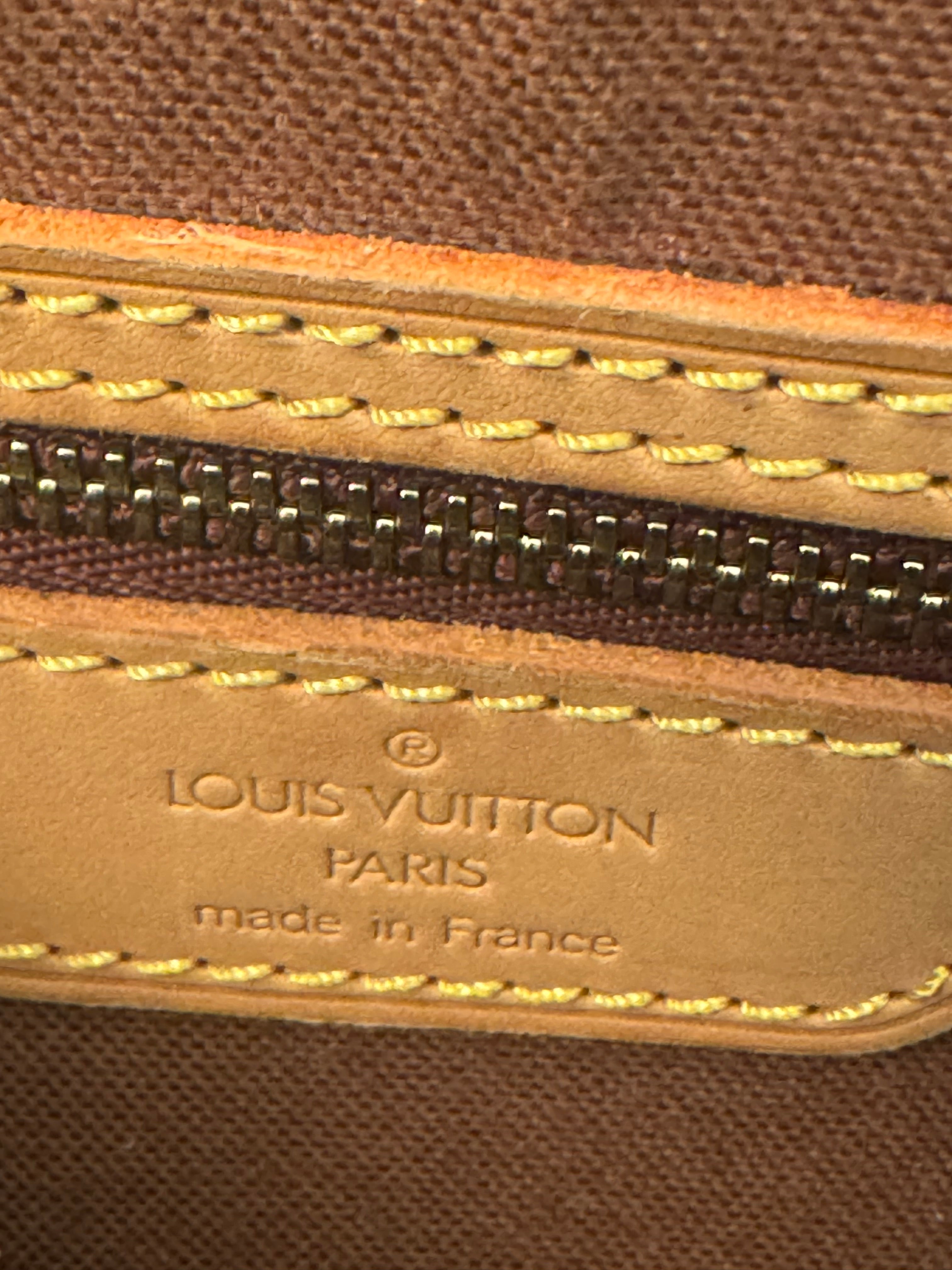 10041 Authentic Pre-Loved Louis Vuitton Gibeciere MM in Monogram Canvas