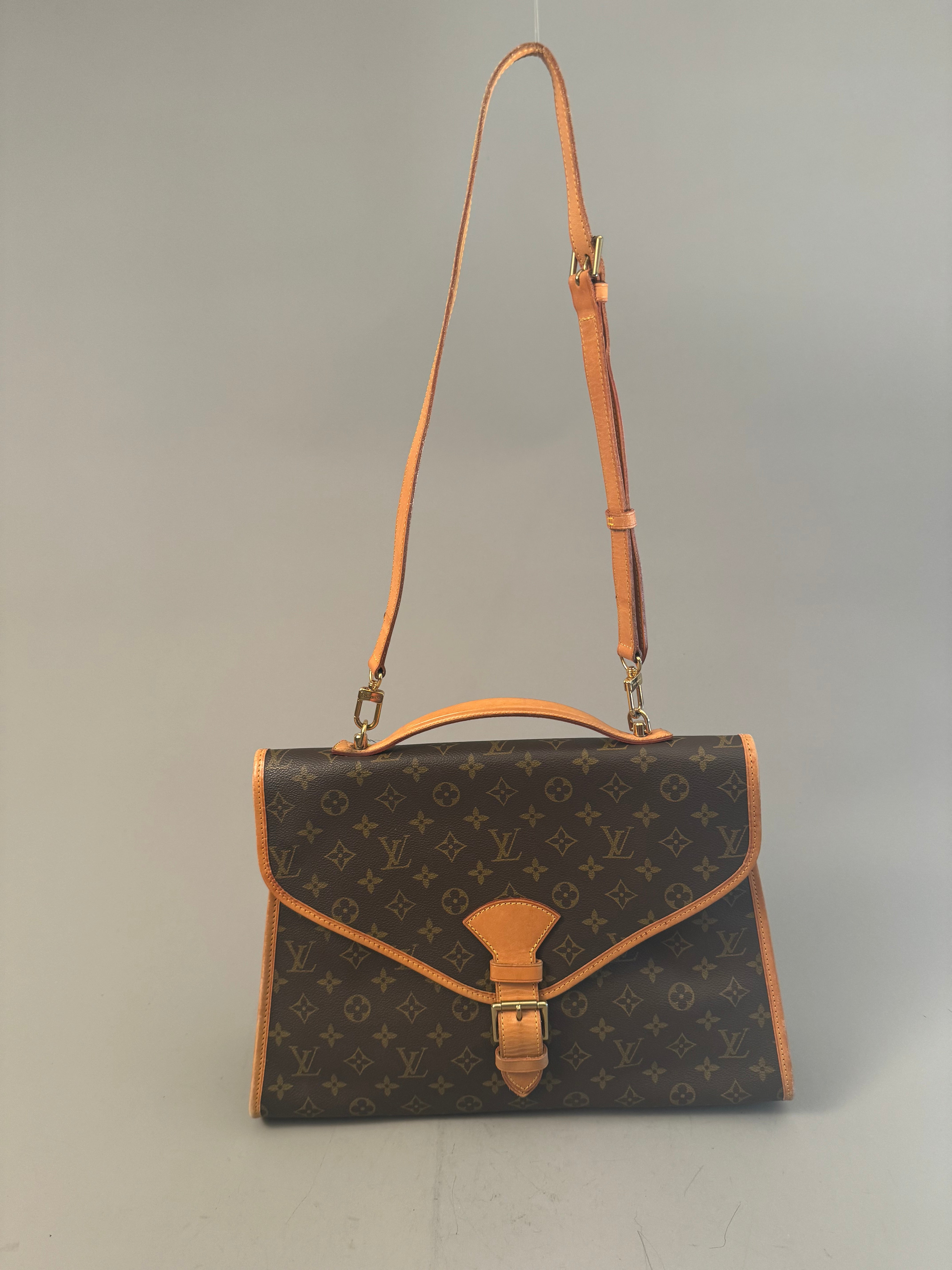 10071 Authentic Pre-Loved Louis Vuitton Beverly MM in Monogram Canvas