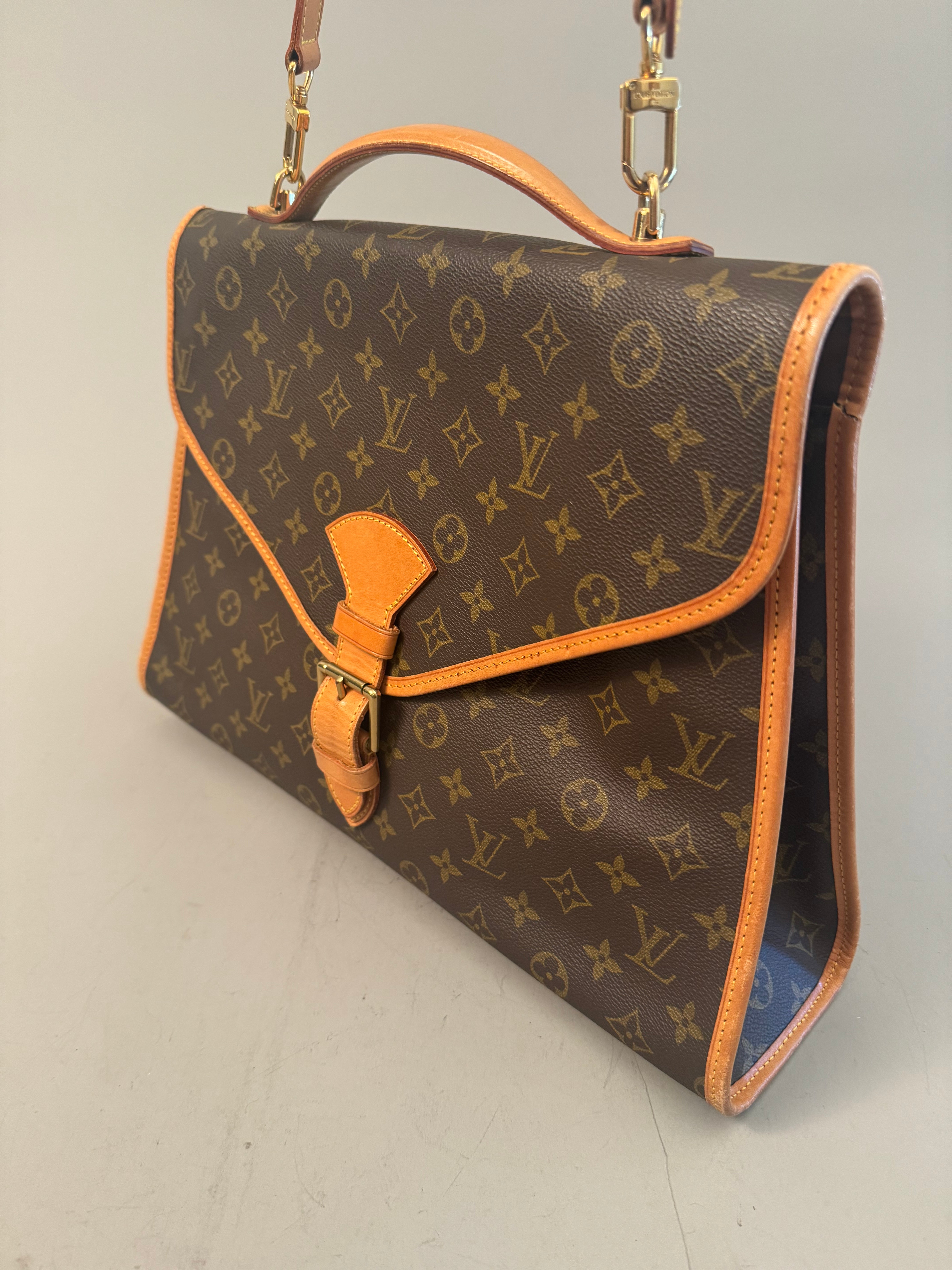 10071 Authentic Pre-Loved Louis Vuitton Beverly MM in Monogram Canvas