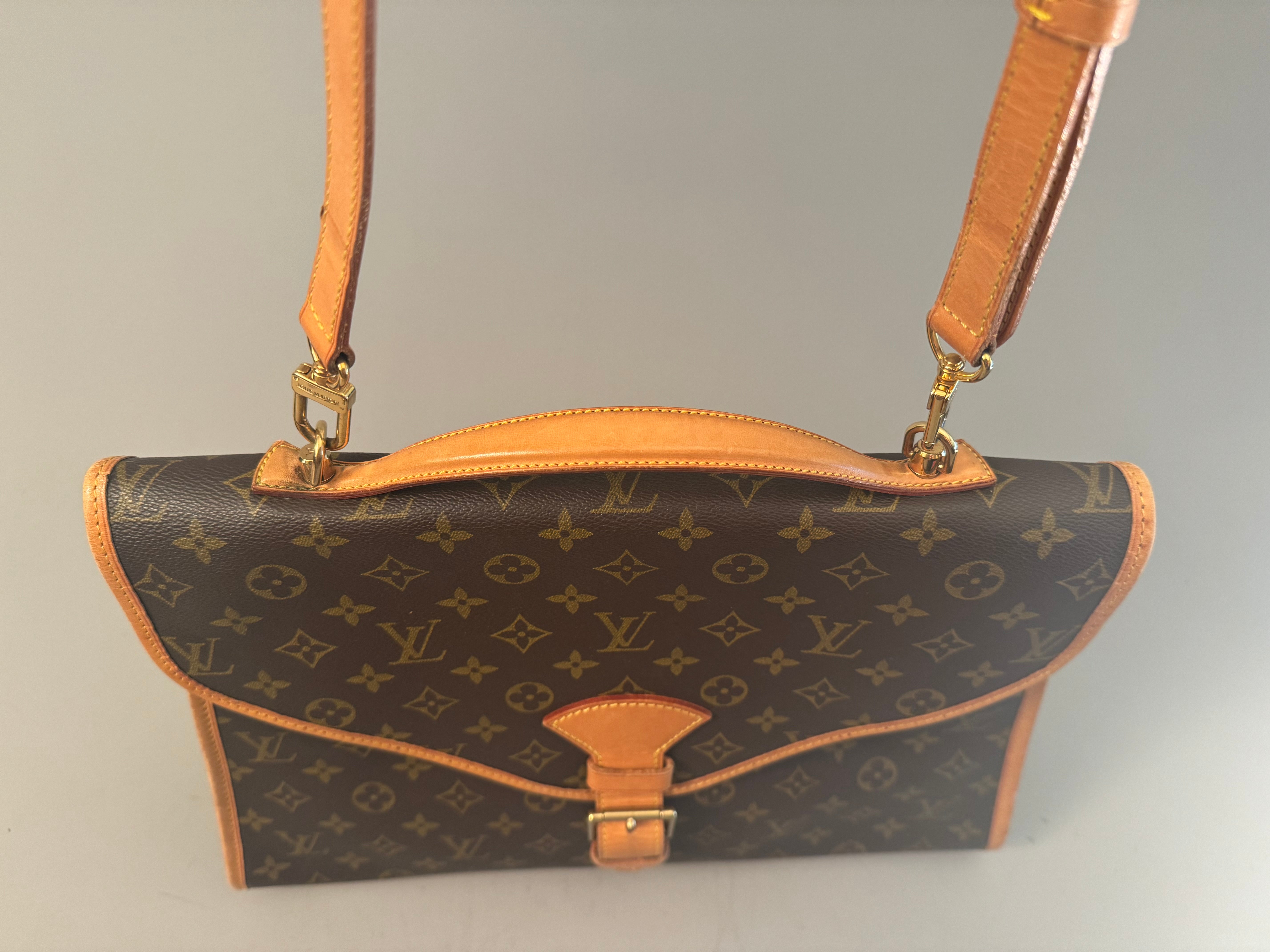 10071 Authentic Pre-Loved Louis Vuitton Beverly MM in Monogram Canvas