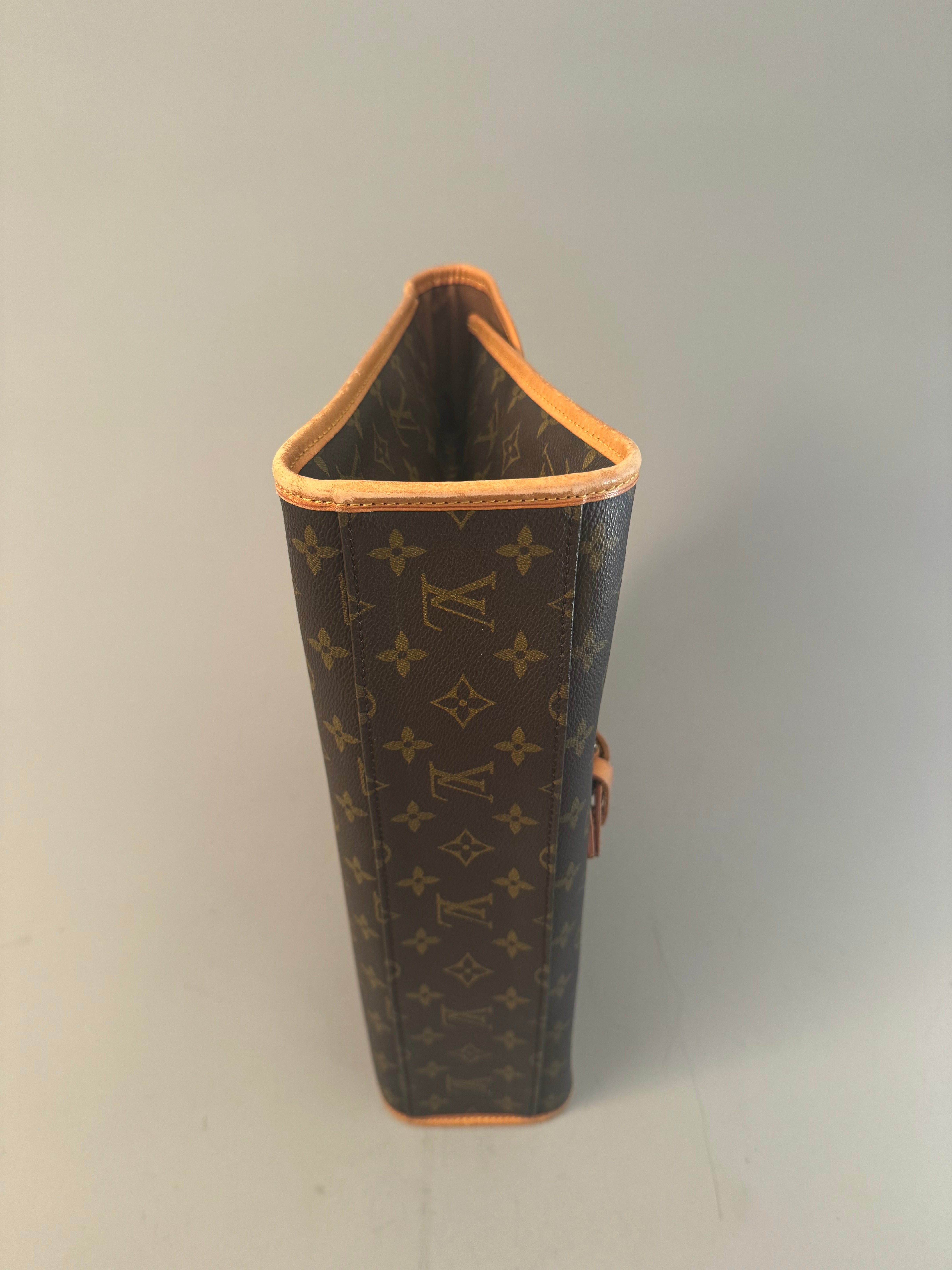 10071 Authentic Pre-Loved Louis Vuitton Beverly MM in Monogram Canvas