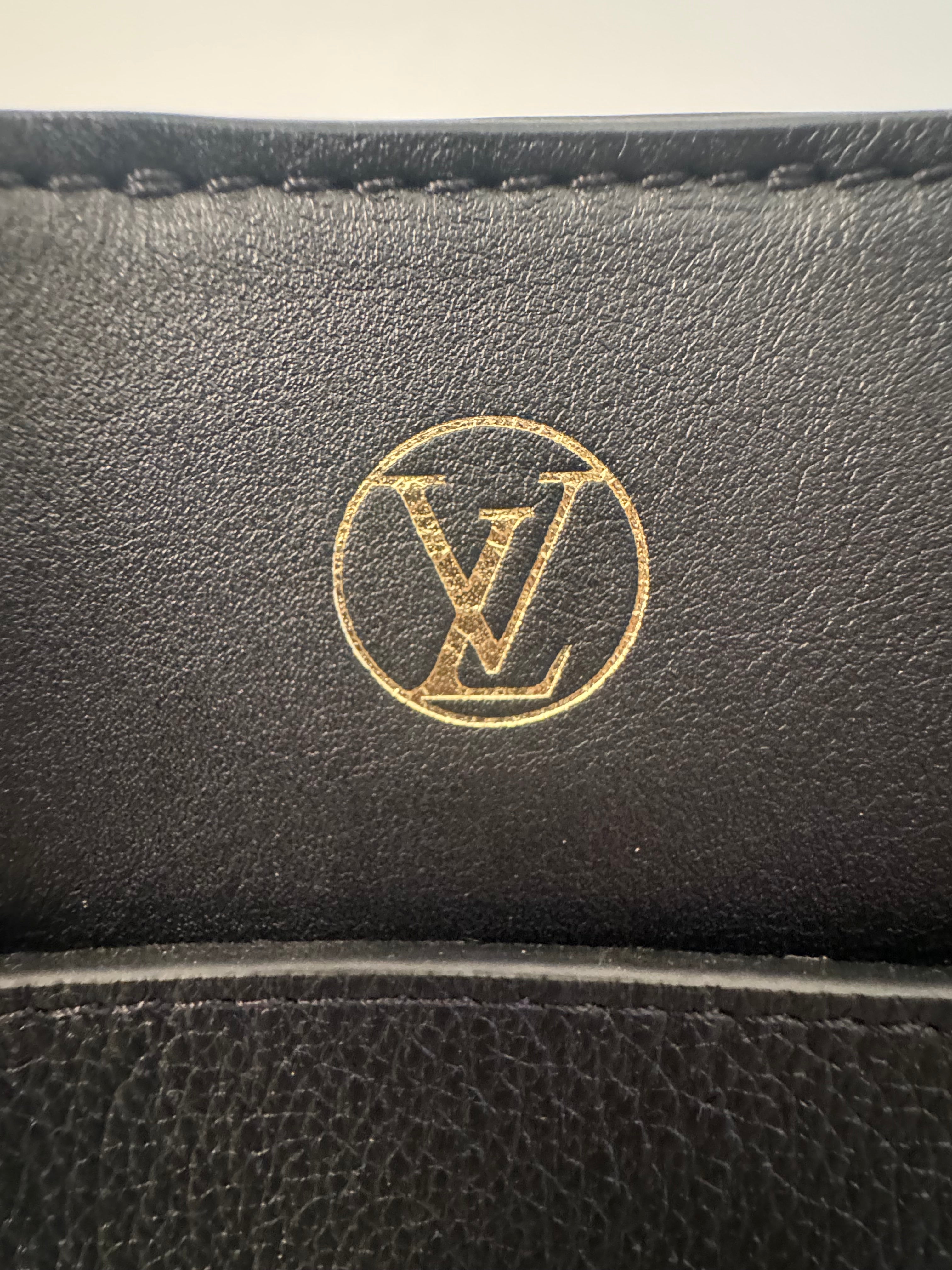 10205 Authentic Pre-loved Louis Vuitton On My Side MM in Tufted Monogram Canvas