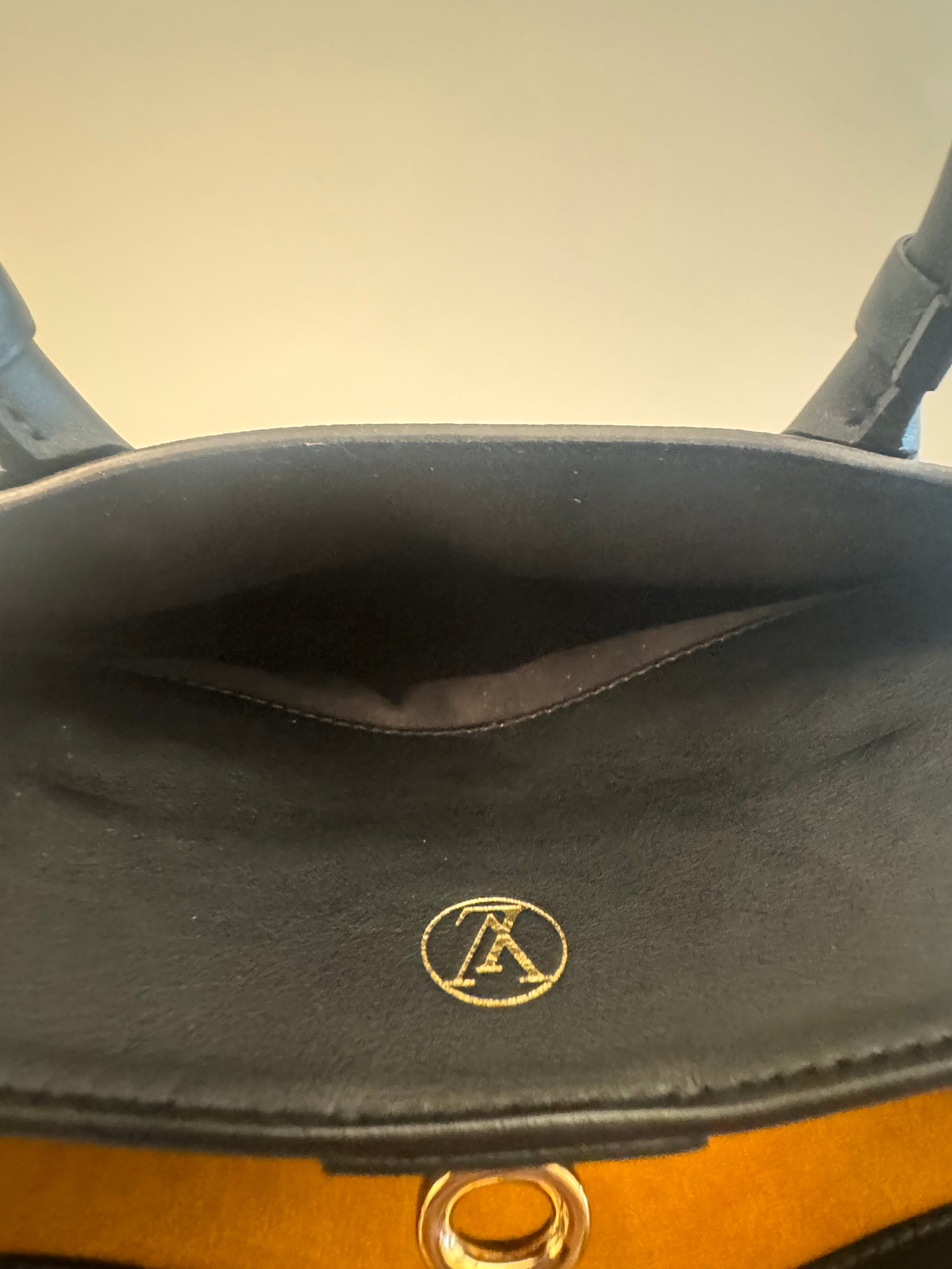 10205 Authentic Pre-loved Louis Vuitton On My Side MM in Tufted Monogram Canvas