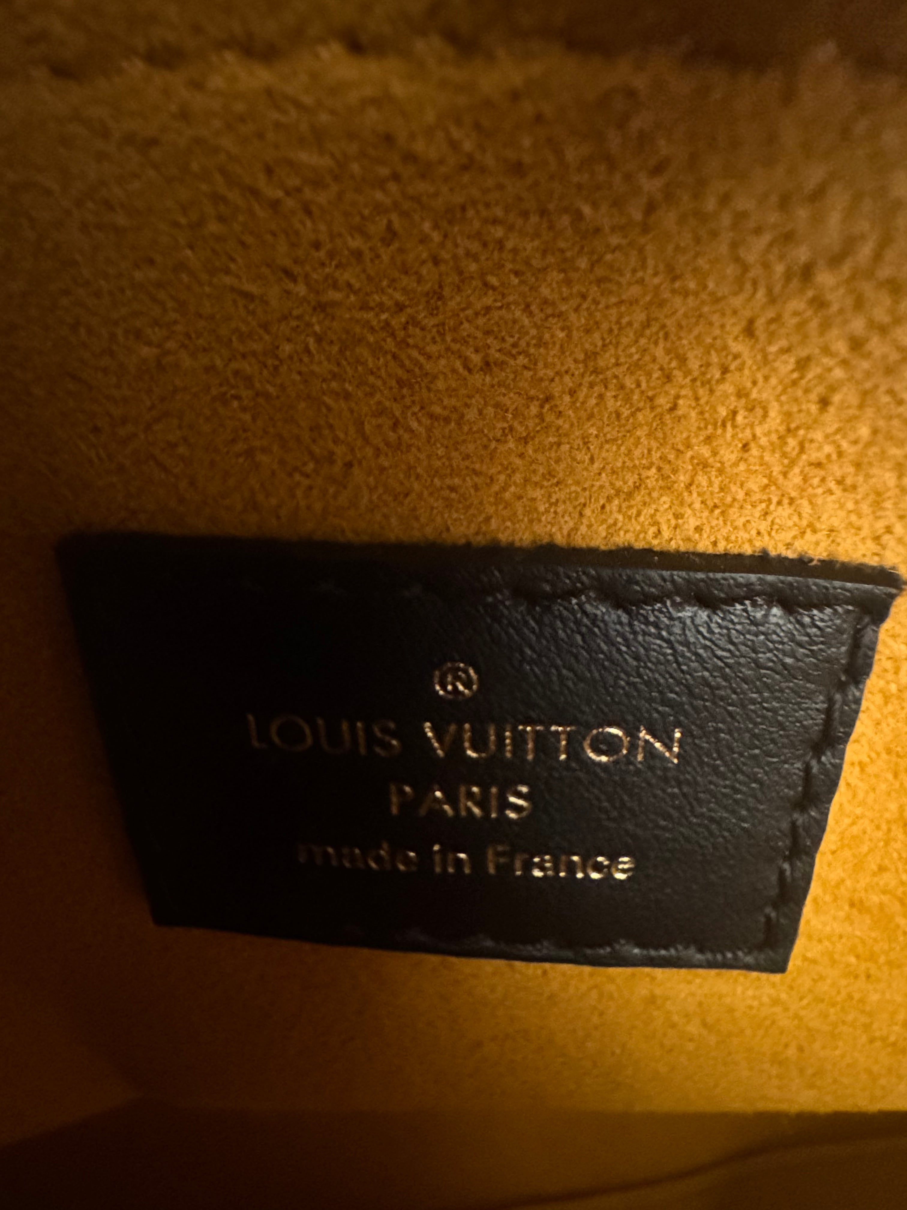 10205 Authentic Pre-loved Louis Vuitton On My Side MM in Tufted Monogram Canvas